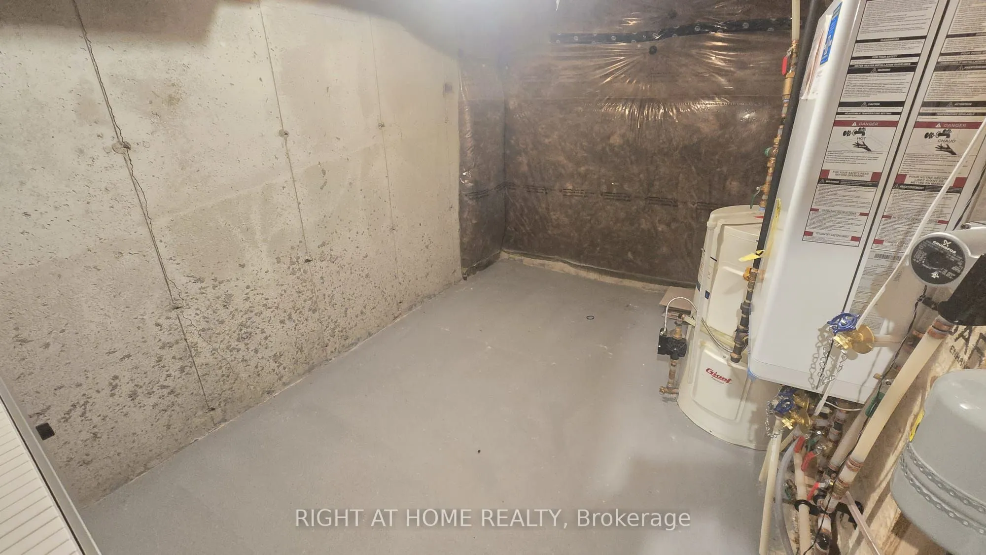 1992 Cameron Lott Crescent