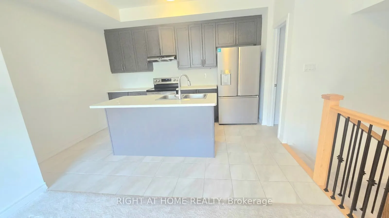 1992 Cameron Lott Crescent