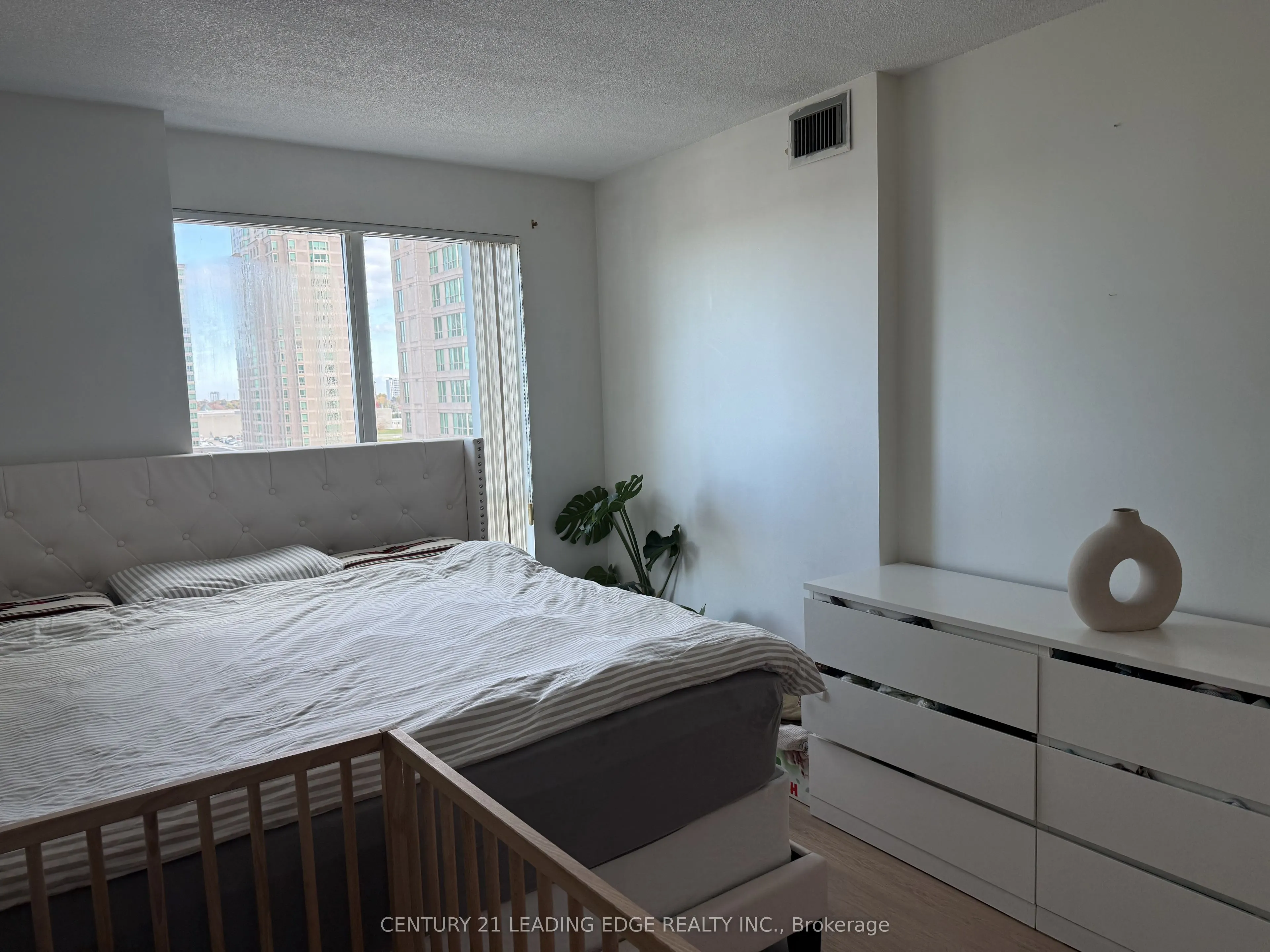 18 Lee Centre Drive, #903