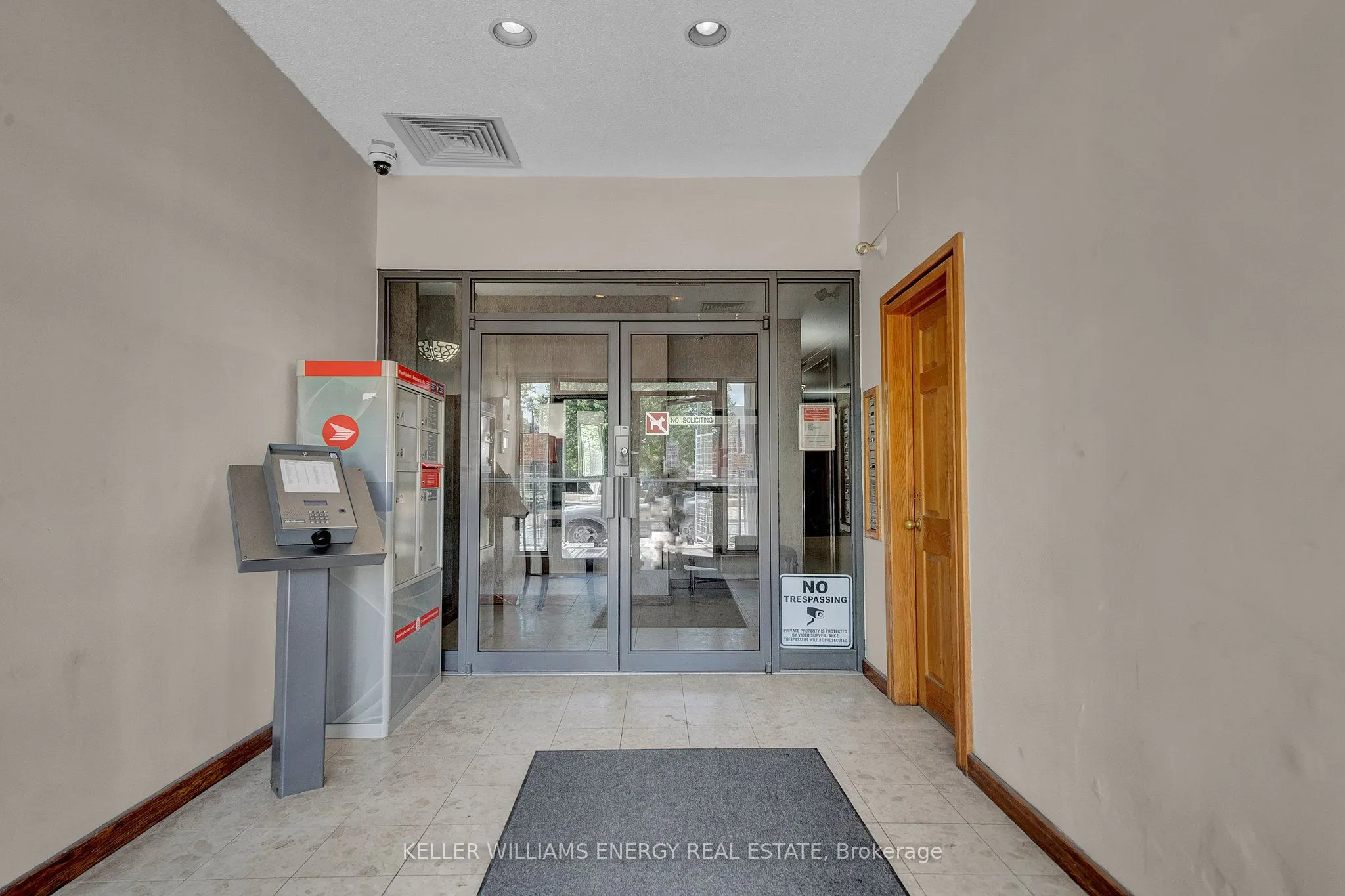 80 Athol Street E, #302