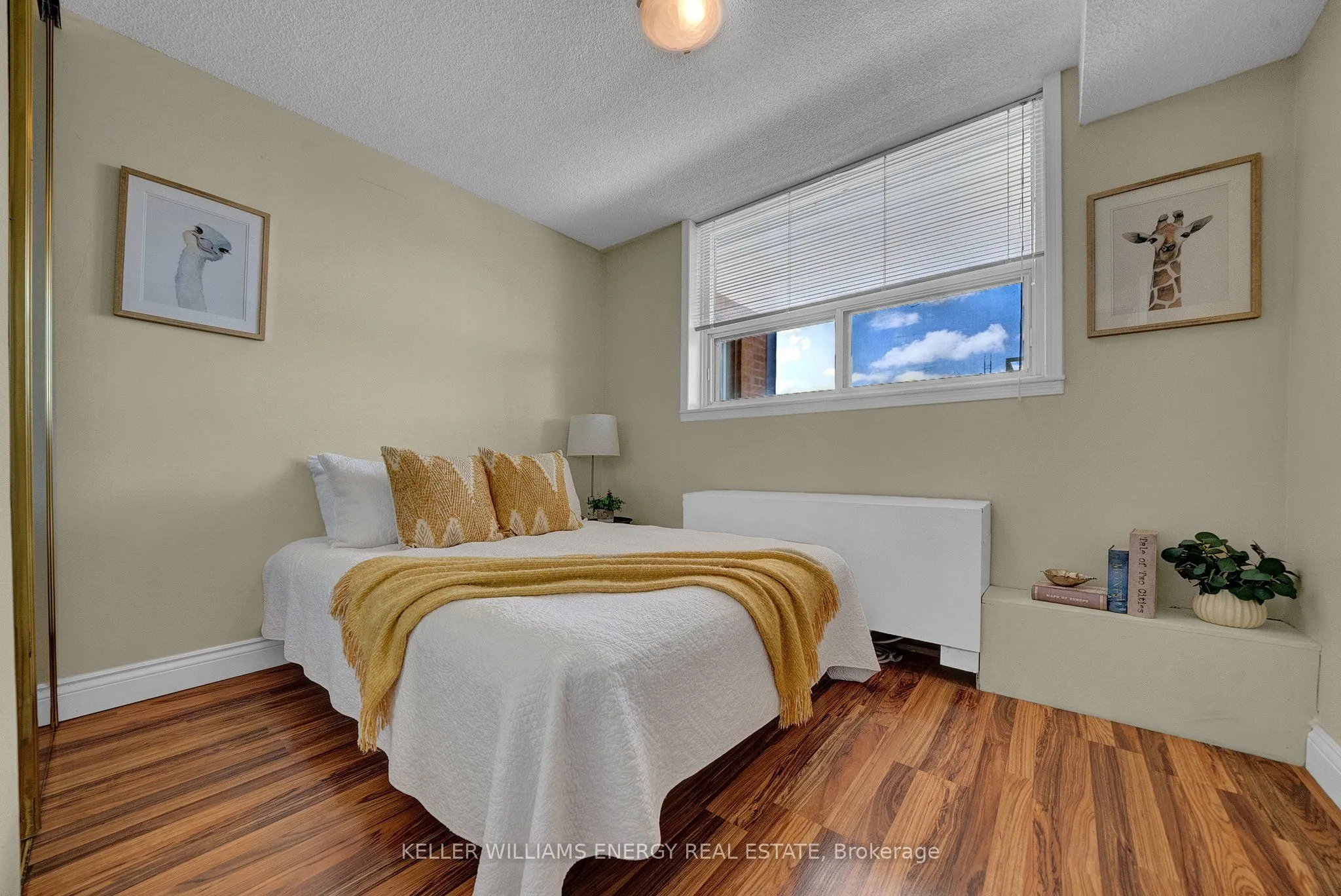 80 Athol Street E, #302