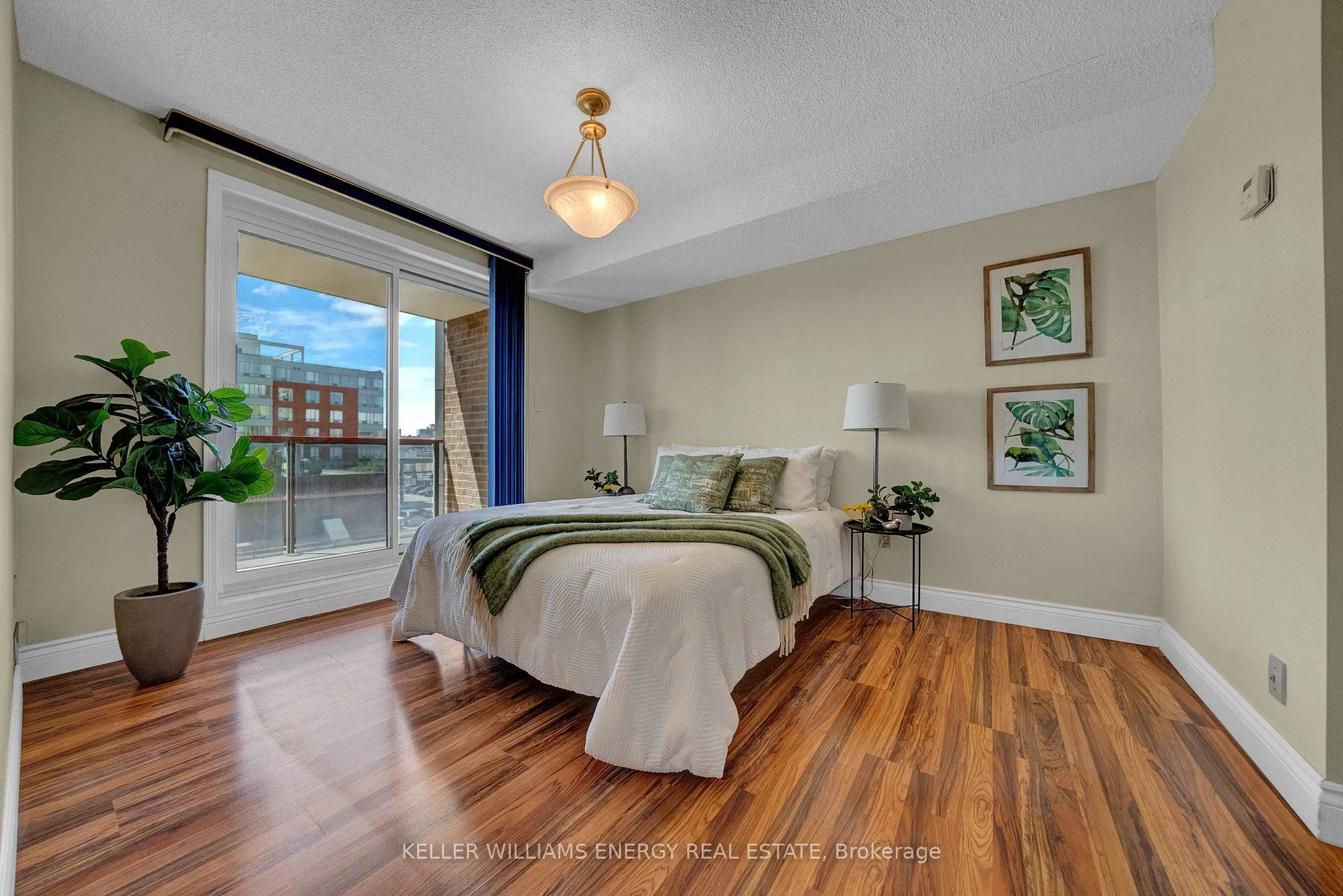 80 Athol Street E, #302