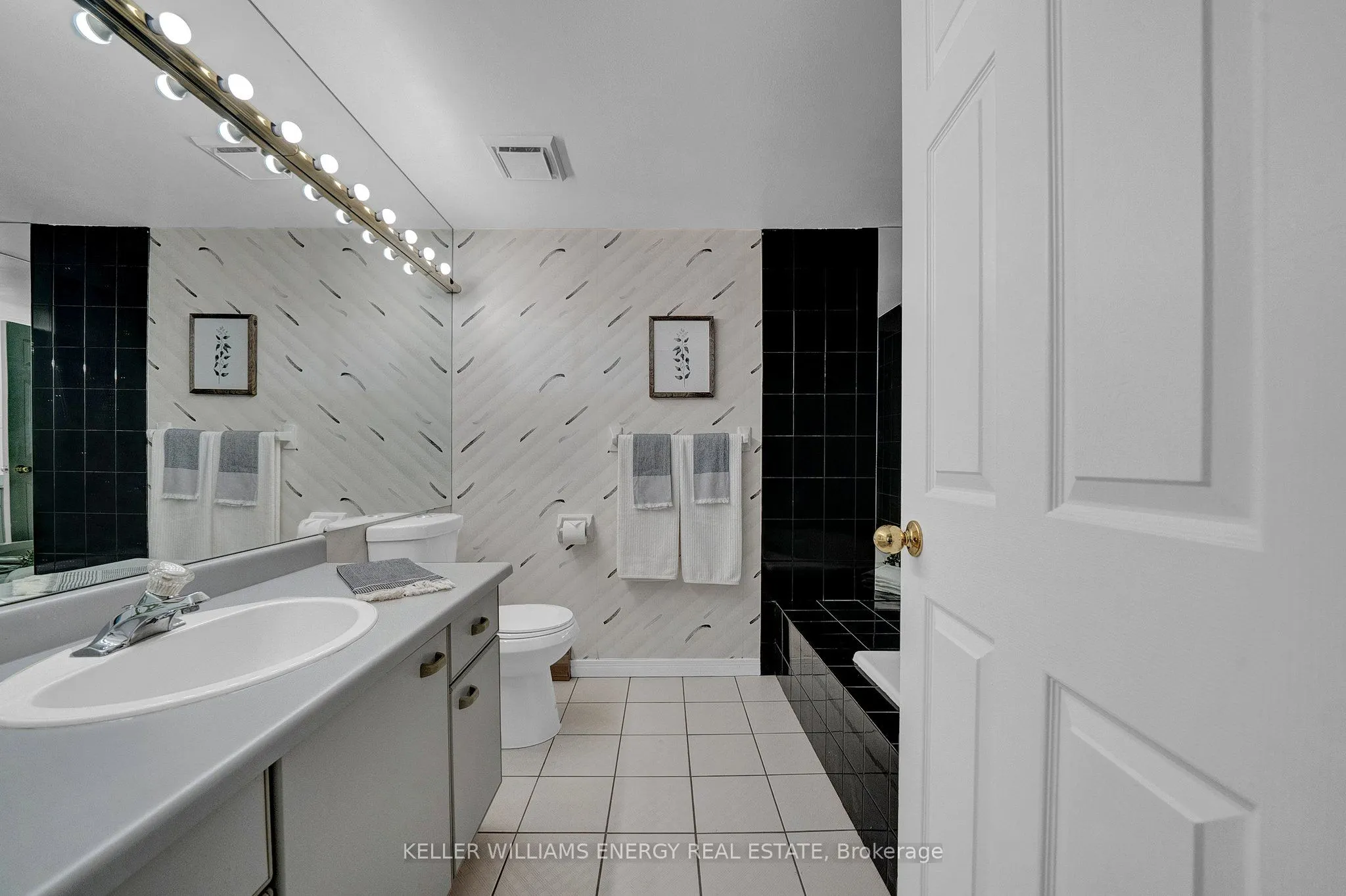 80 Athol Street E, #302