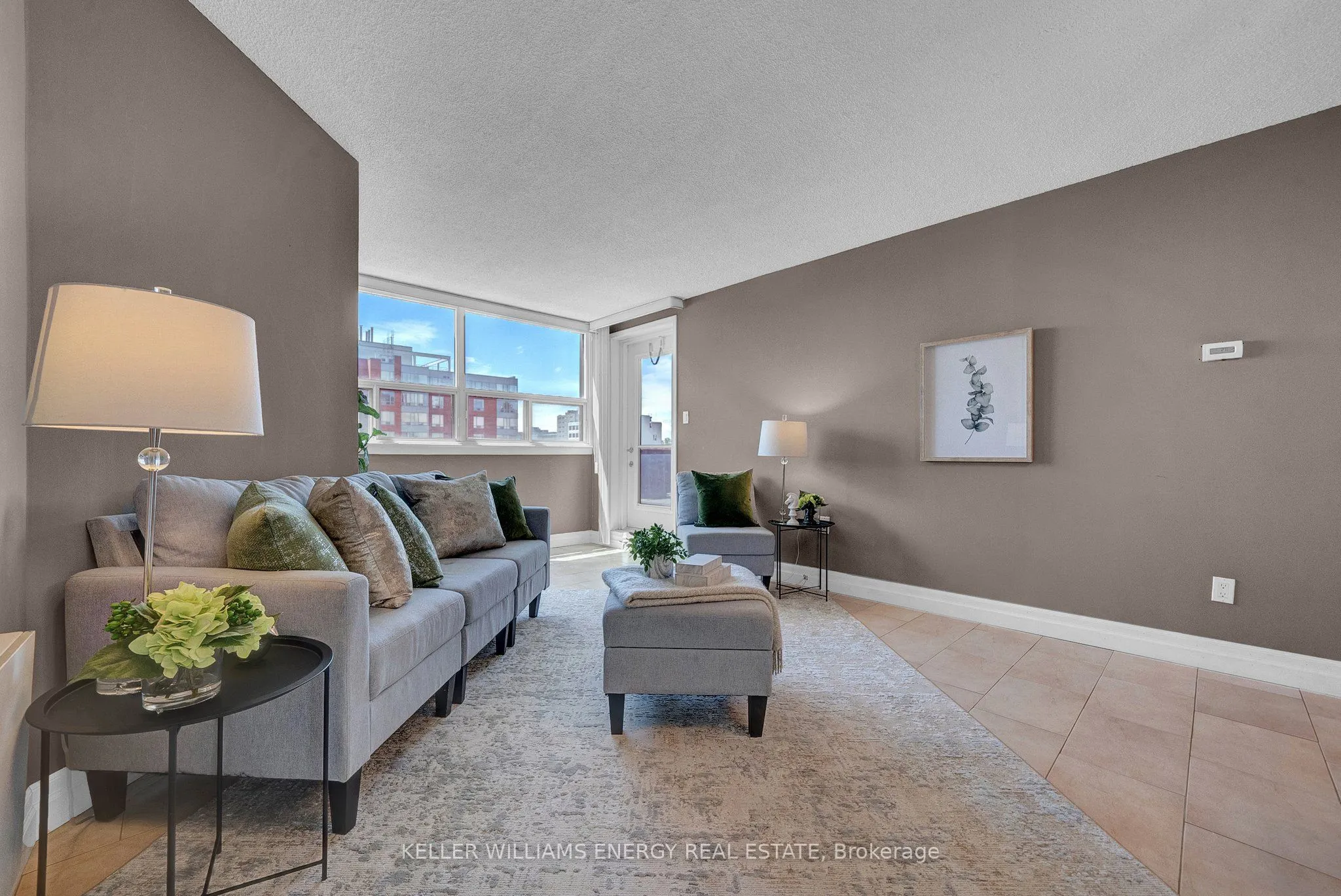 80 Athol Street E, #302