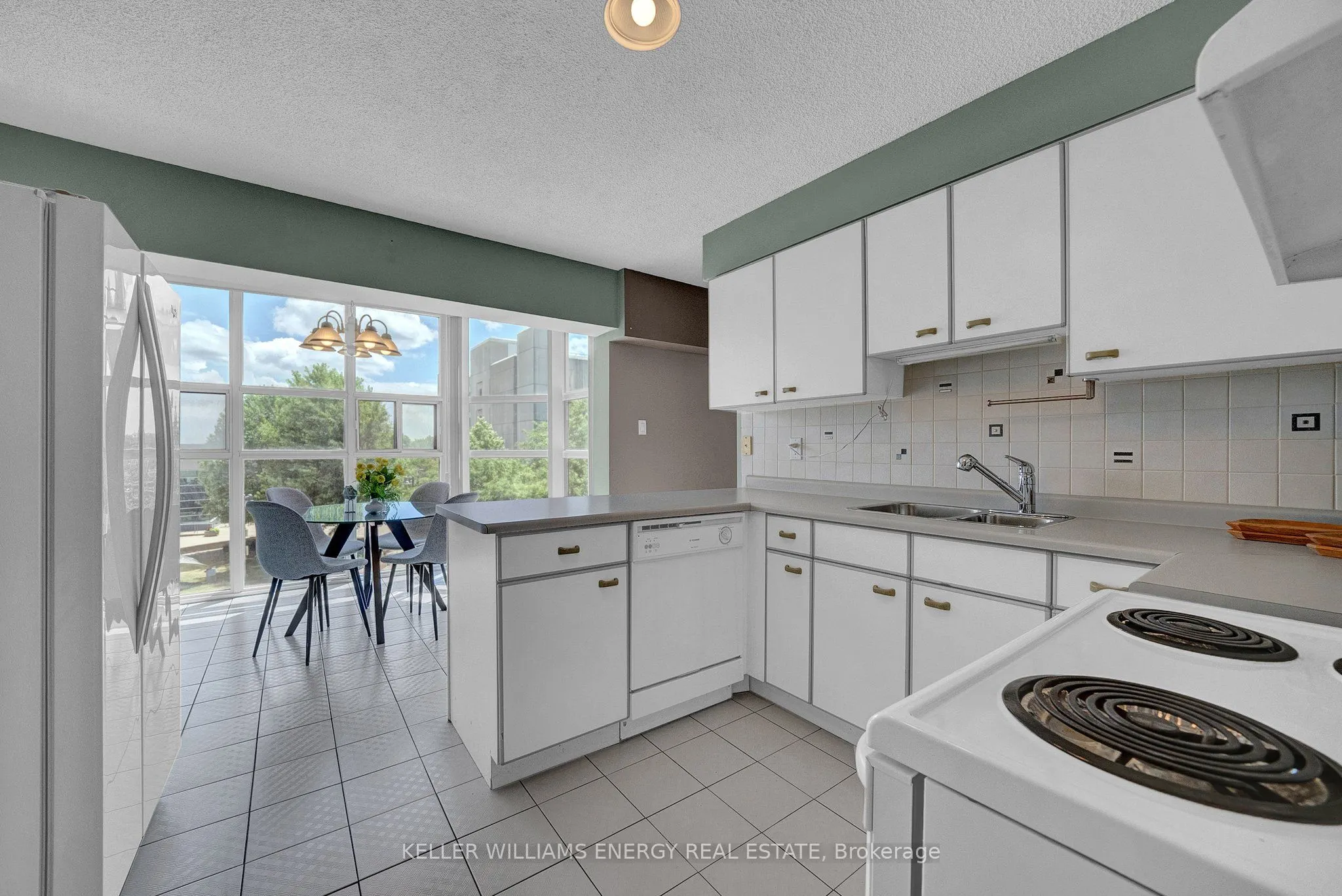 80 Athol Street E, #302