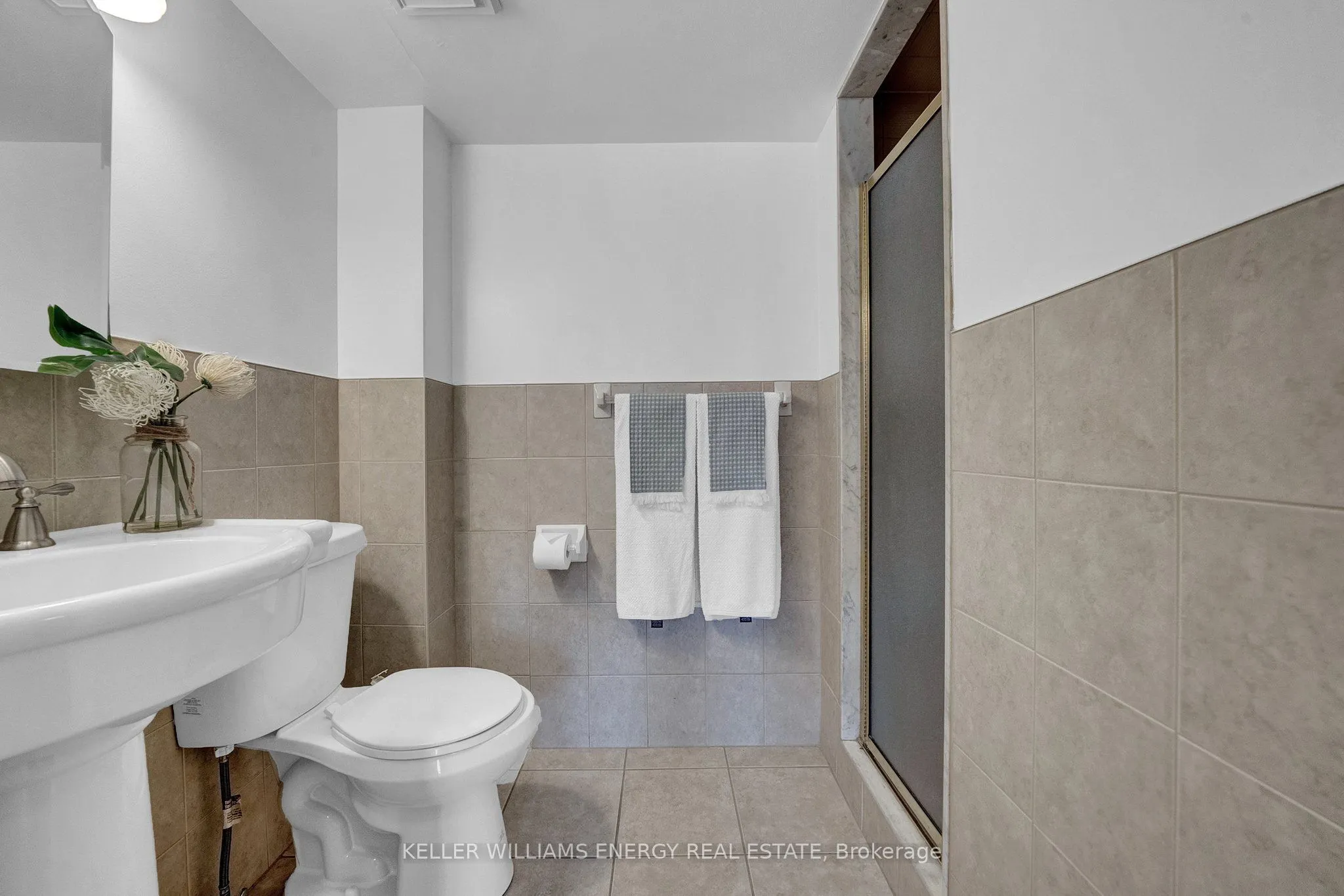 80 Athol Street E, #302