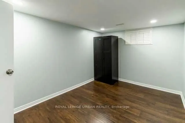 244 Parkview Hill Crescent, #Lower