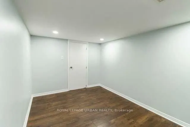 244 Parkview Hill Crescent, #Lower