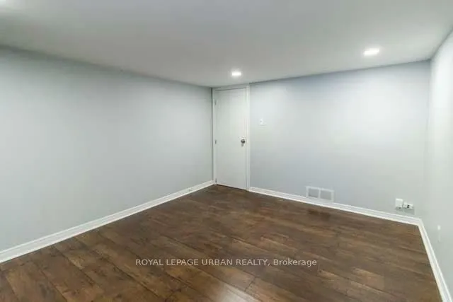 244 Parkview Hill Crescent, #Lower