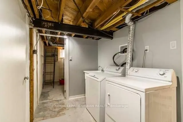 244 Parkview Hill Crescent, #Lower