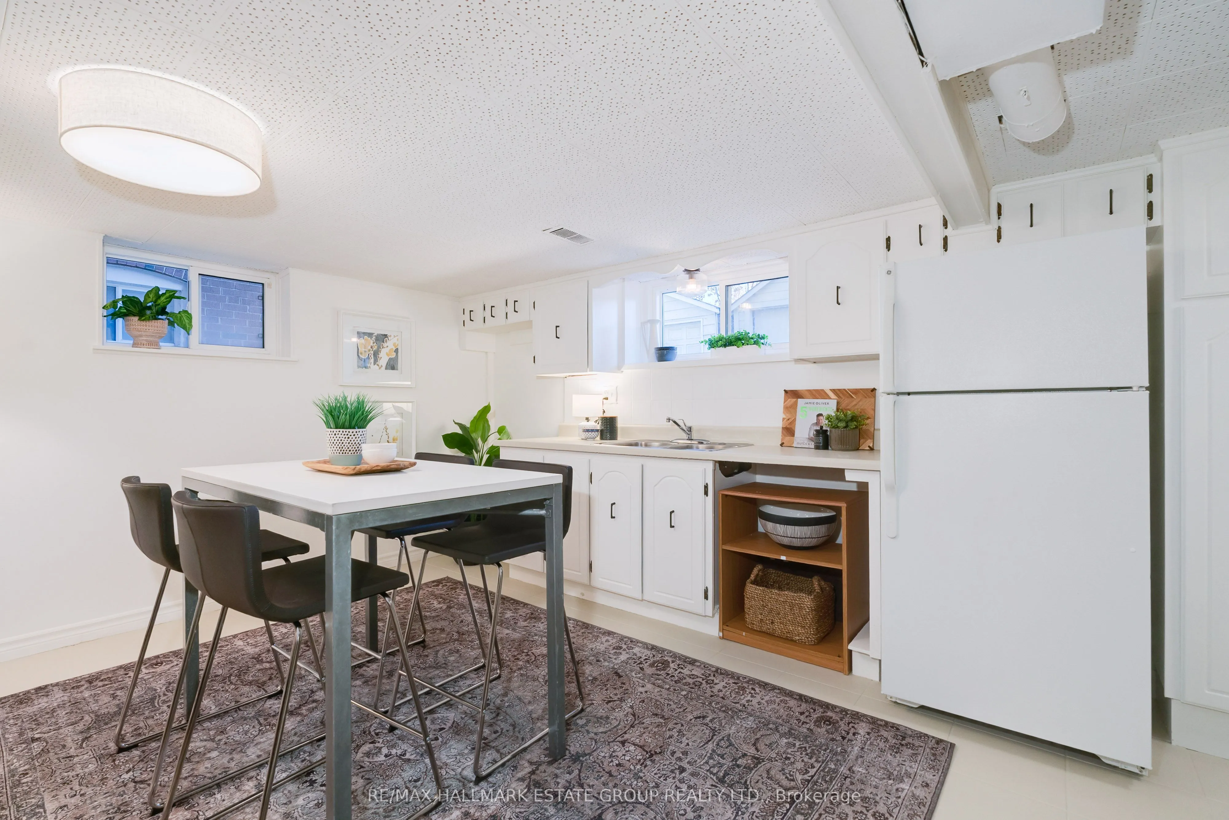 61 Springdale Boulevard