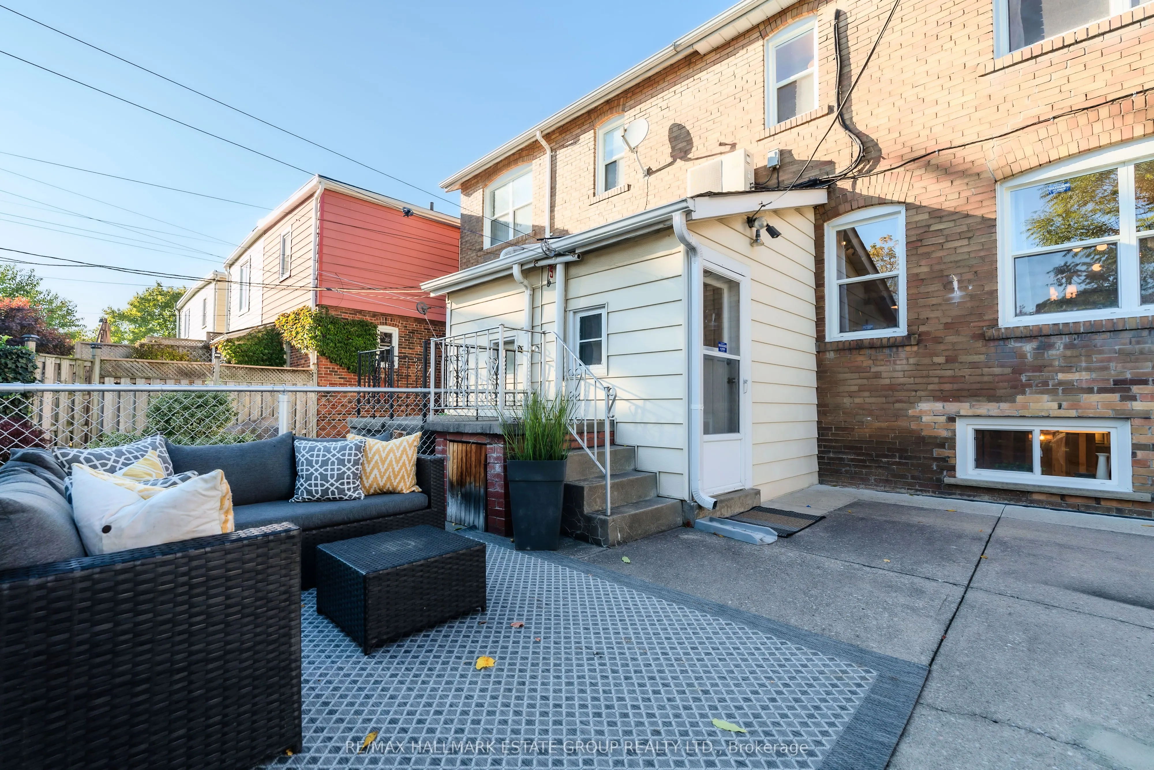 61 Springdale Boulevard