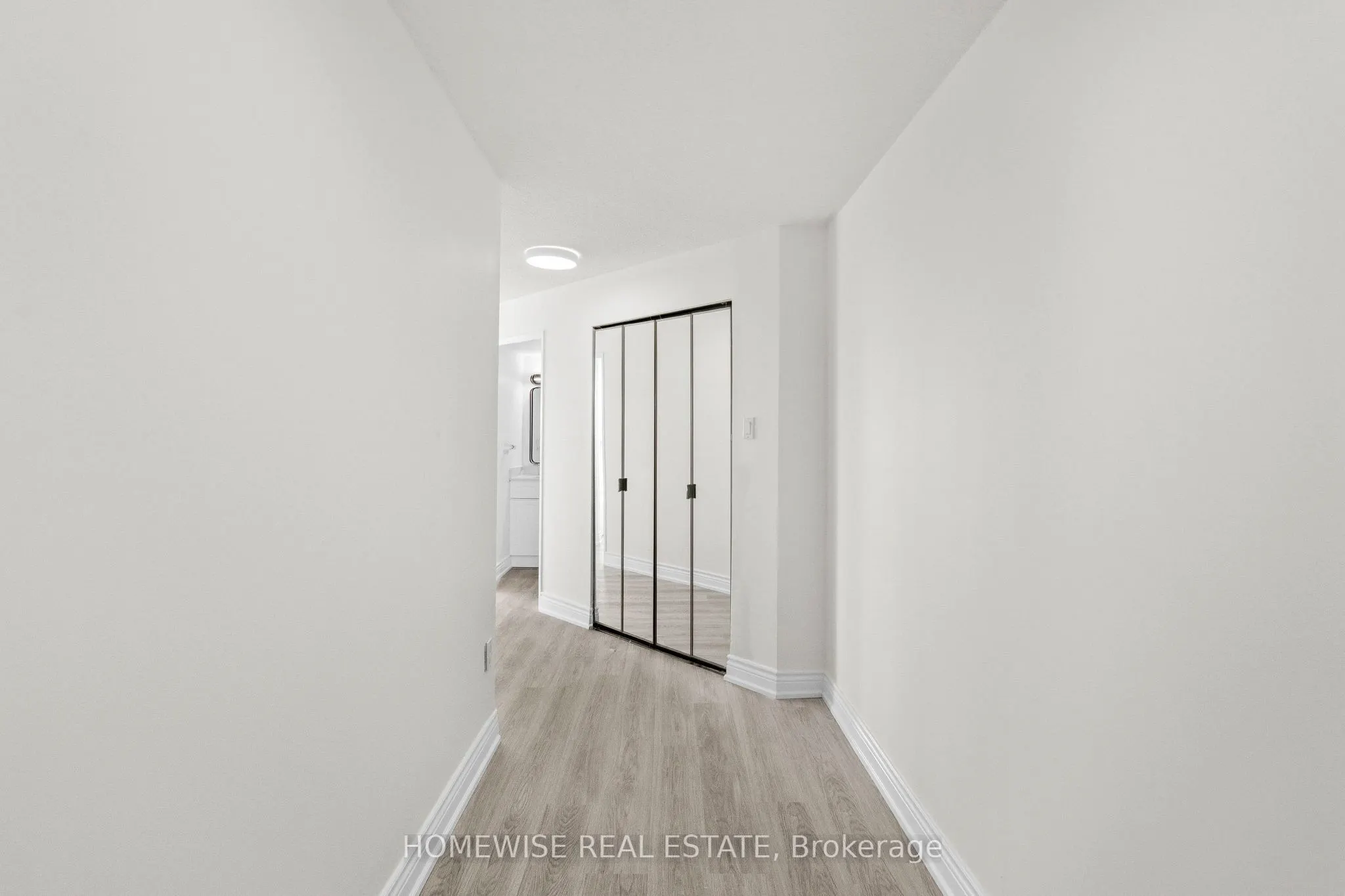 3050 Ellesmere Road, #906