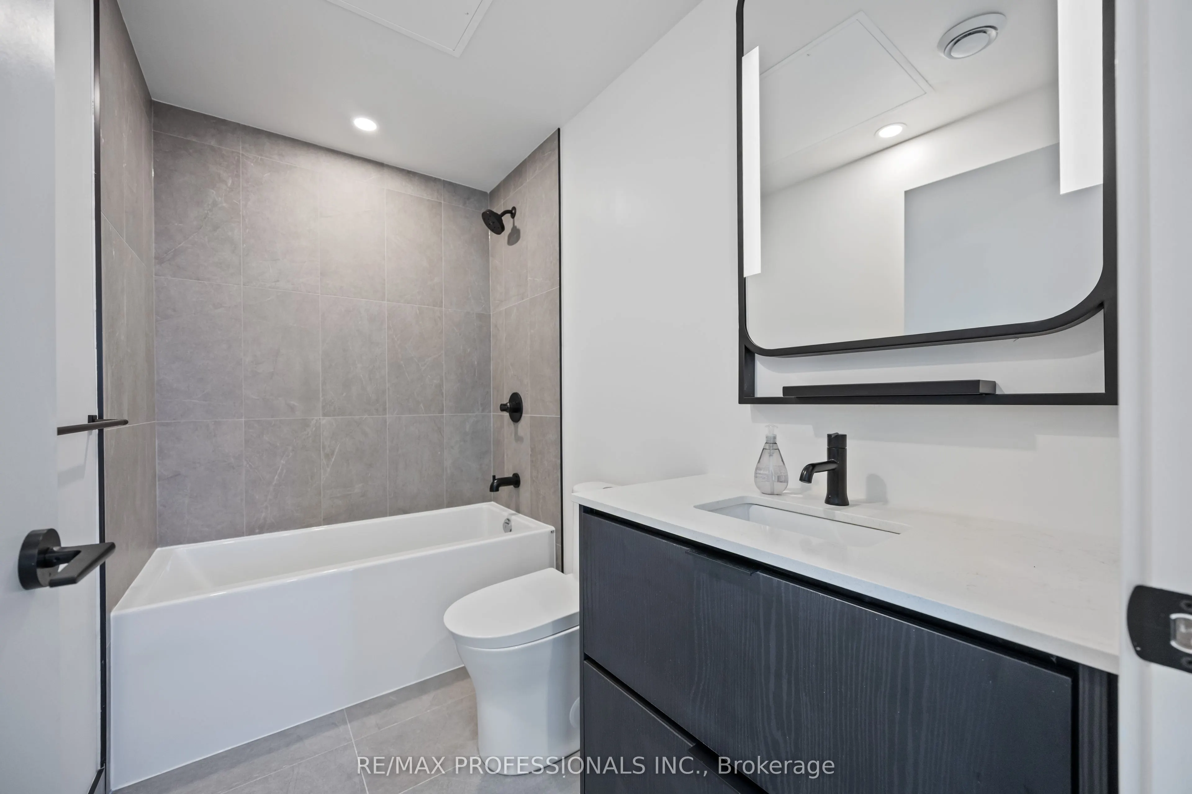 1050 Eastern Avenue, #1203