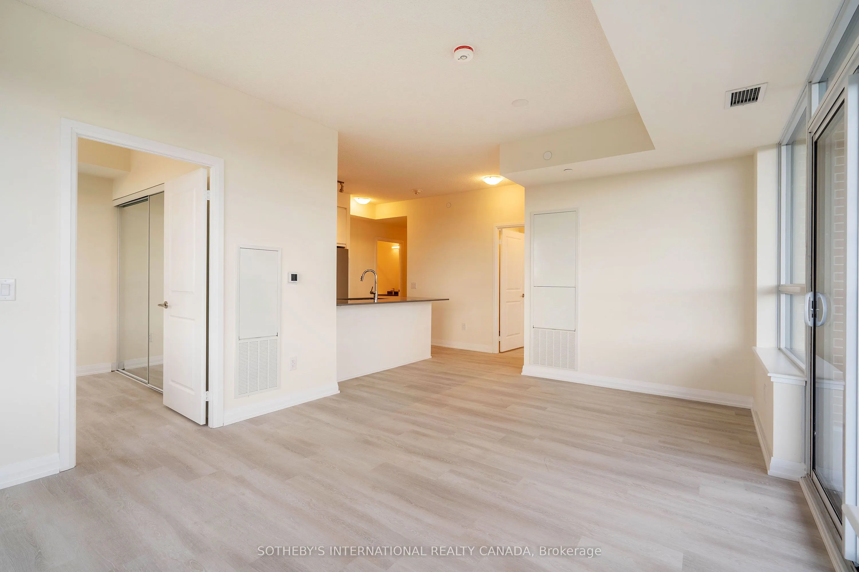 3260 Sheppard Avenue E, #2102