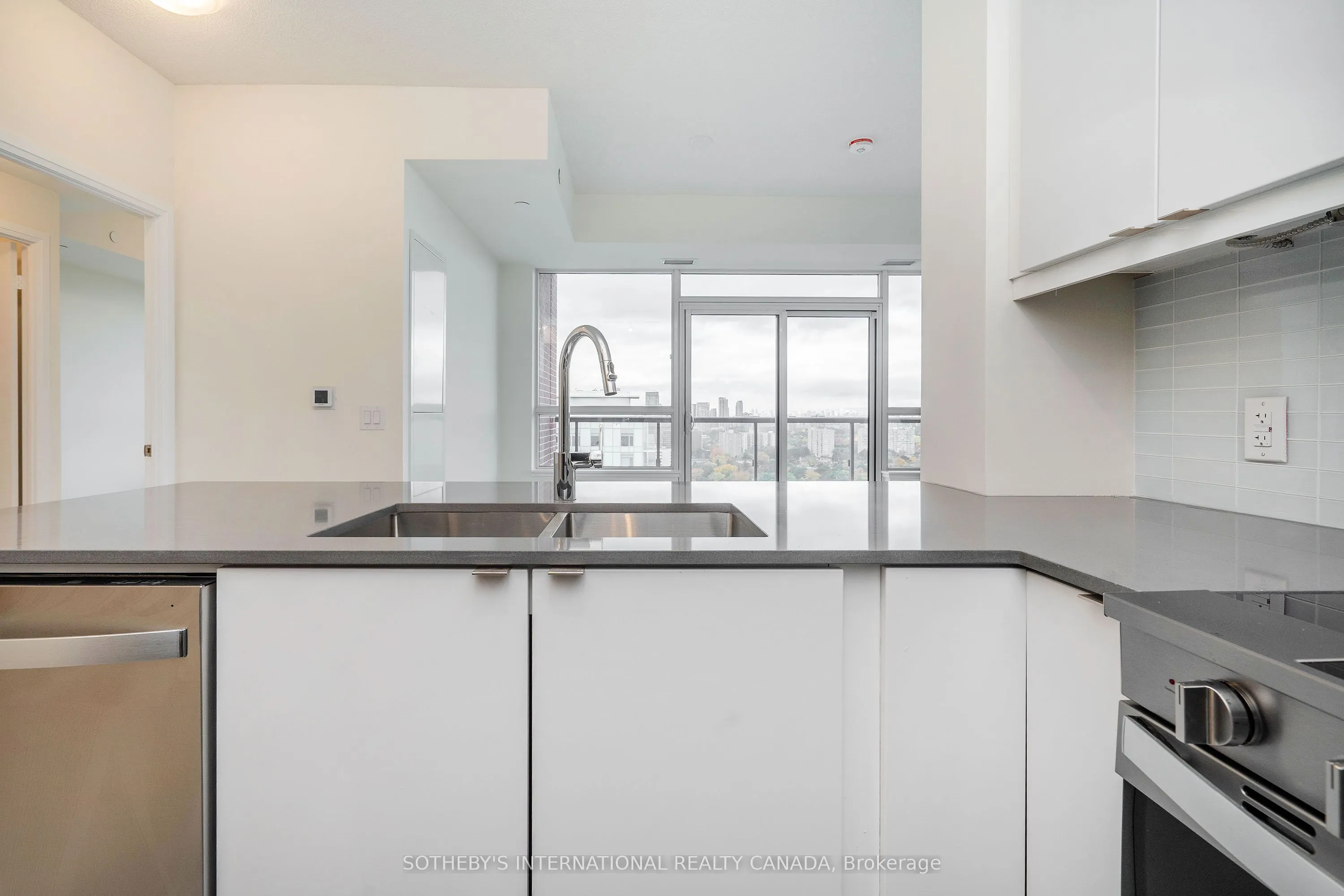 3260 Sheppard Avenue E, #2102