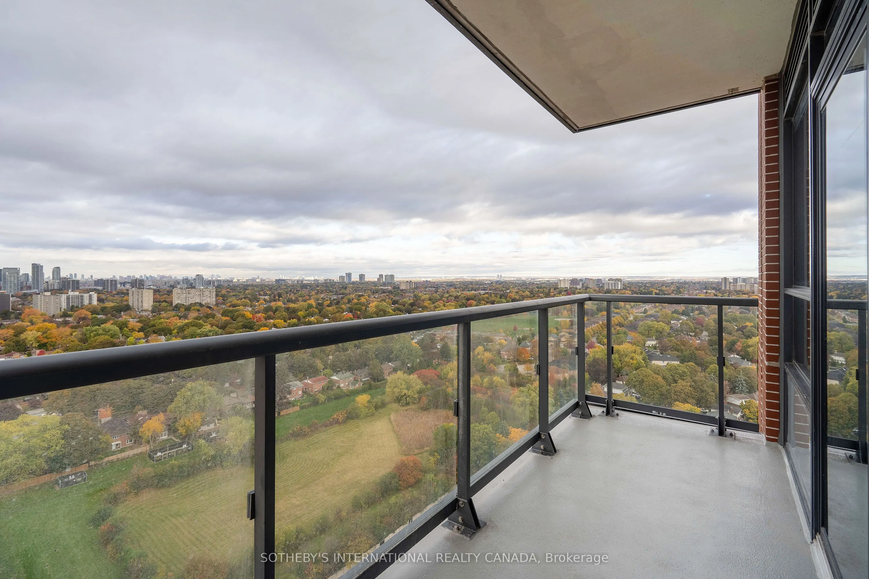 3260 Sheppard Avenue E, #2102