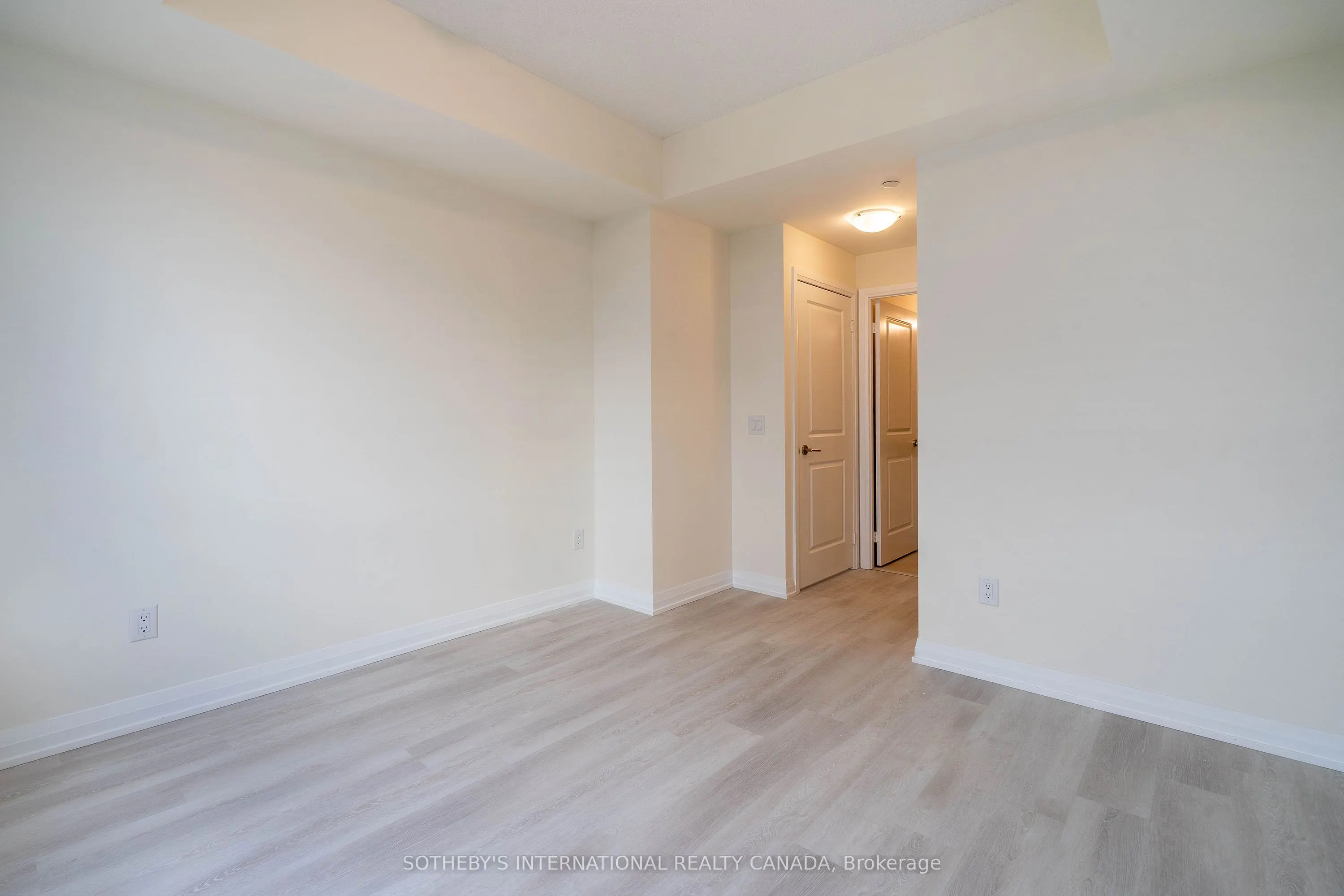3260 Sheppard Avenue E, #2102