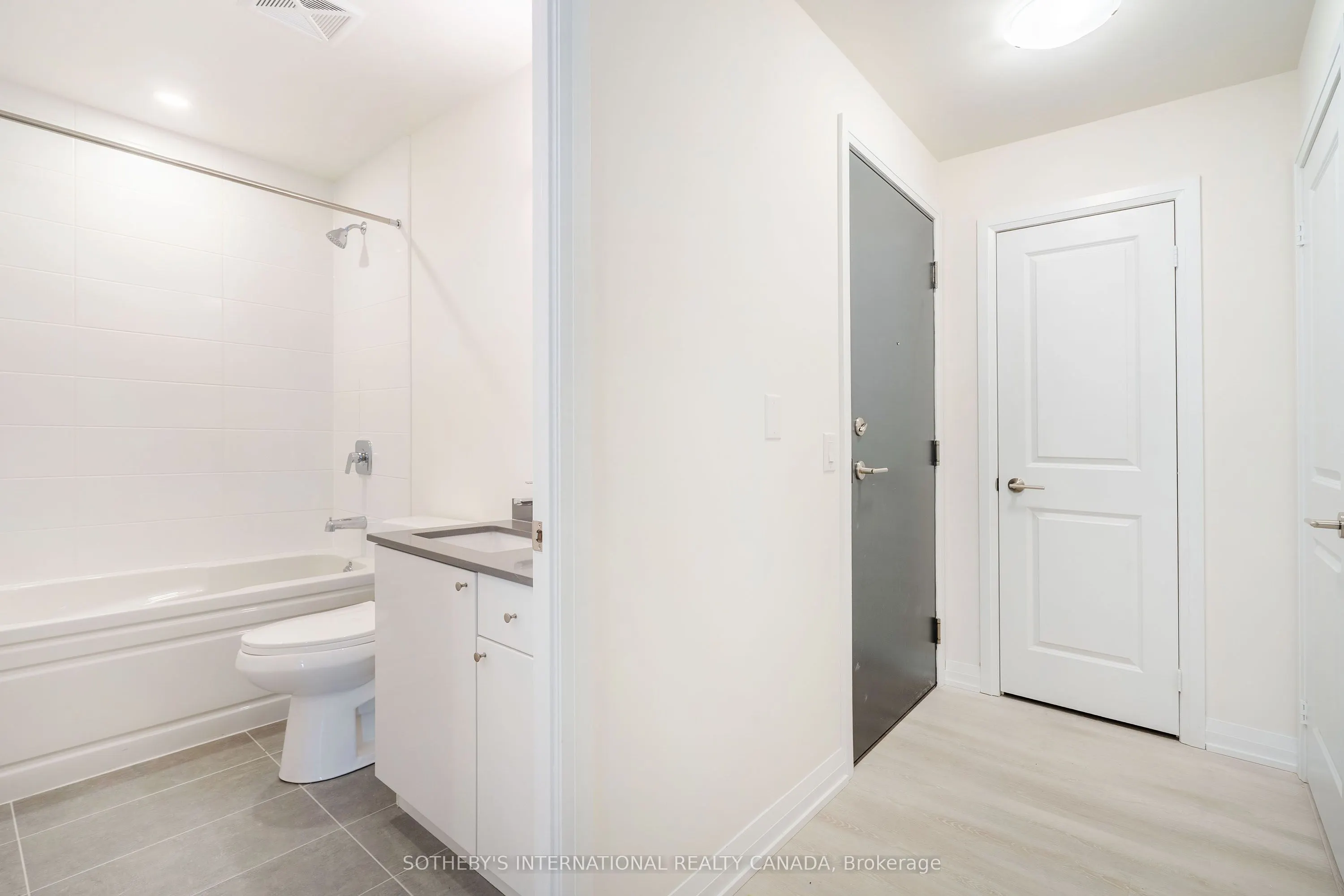 3260 Sheppard Avenue E, #2102