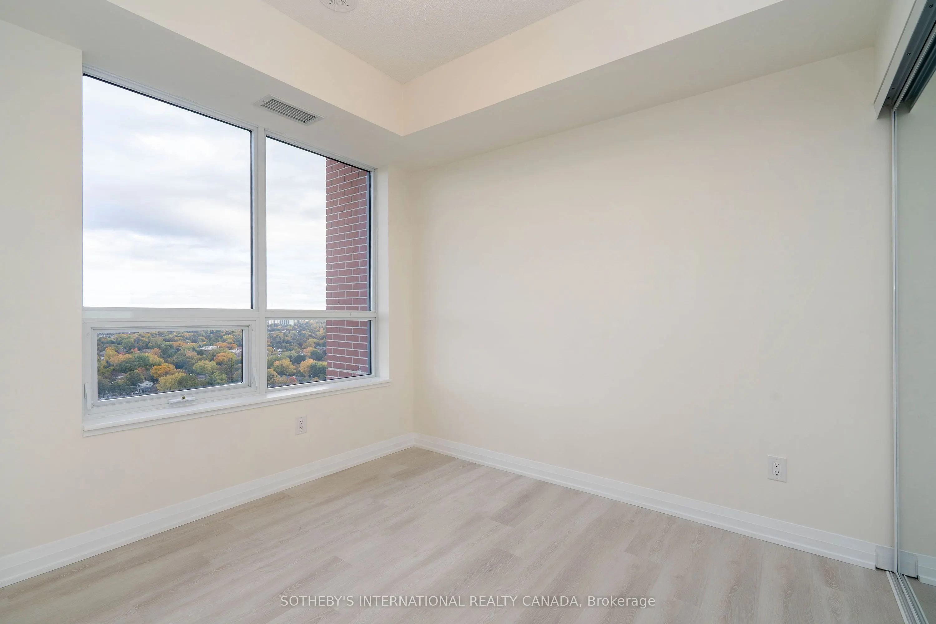 3260 Sheppard Avenue E, #2102