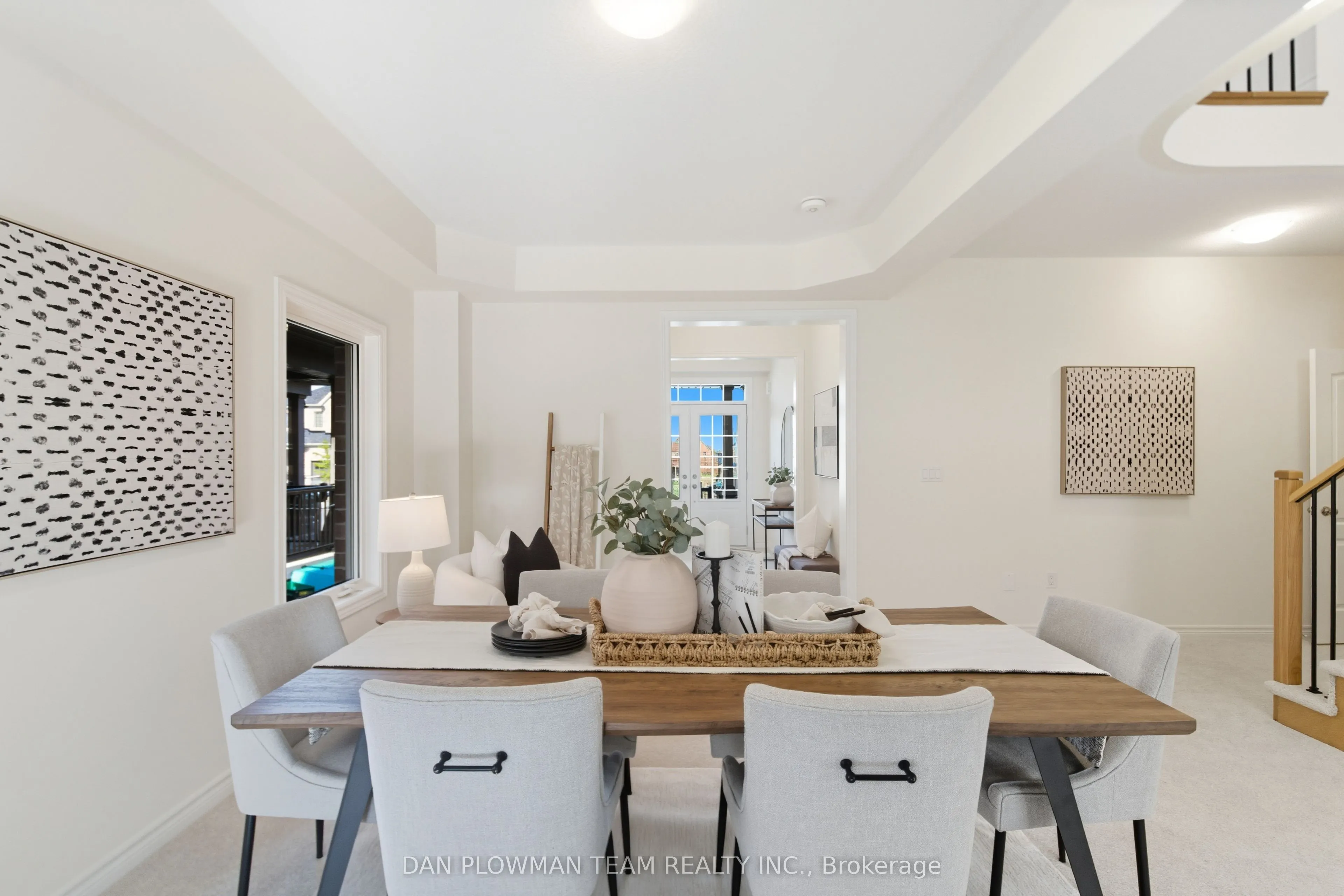 98 North Garden Boulevard