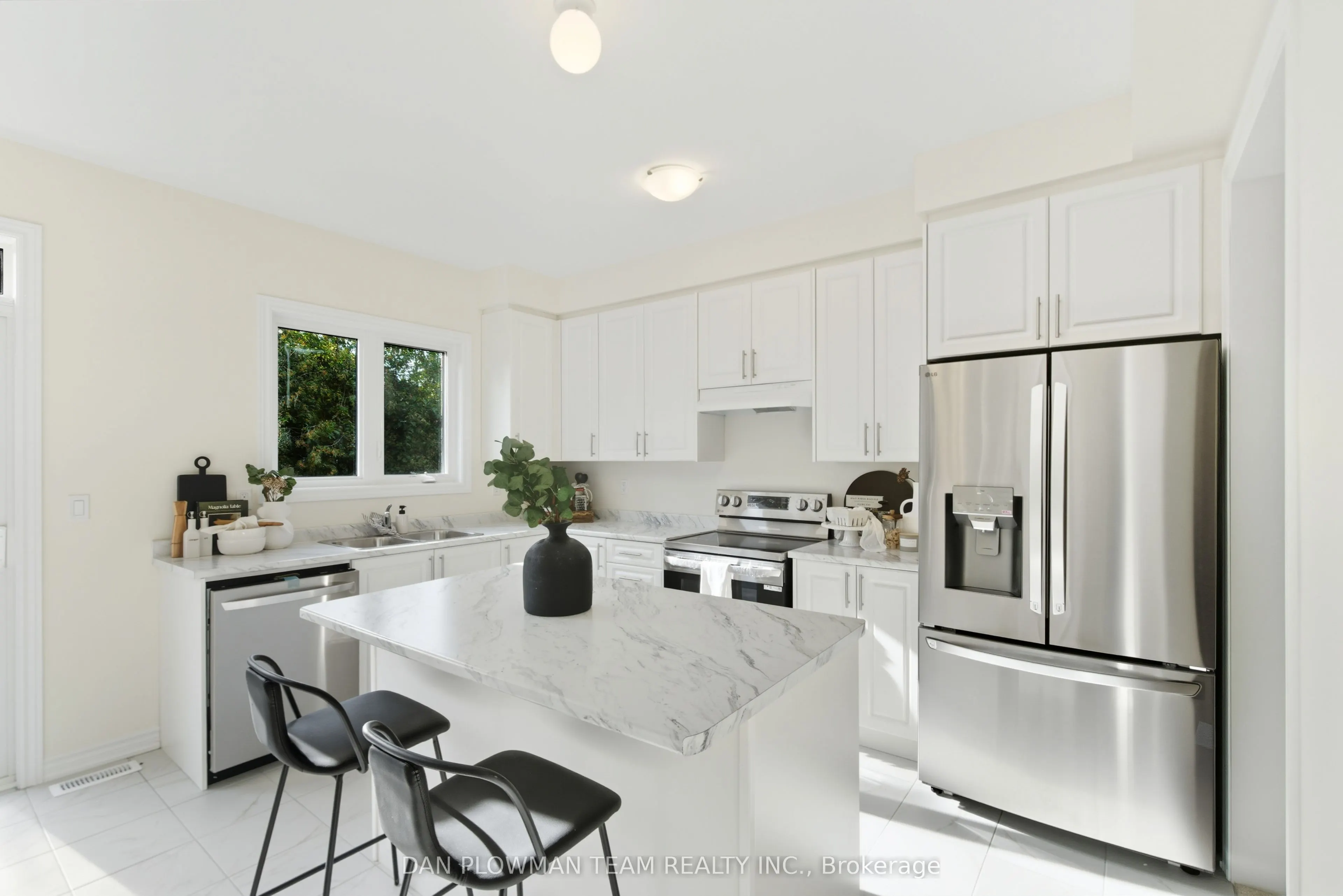 98 North Garden Boulevard