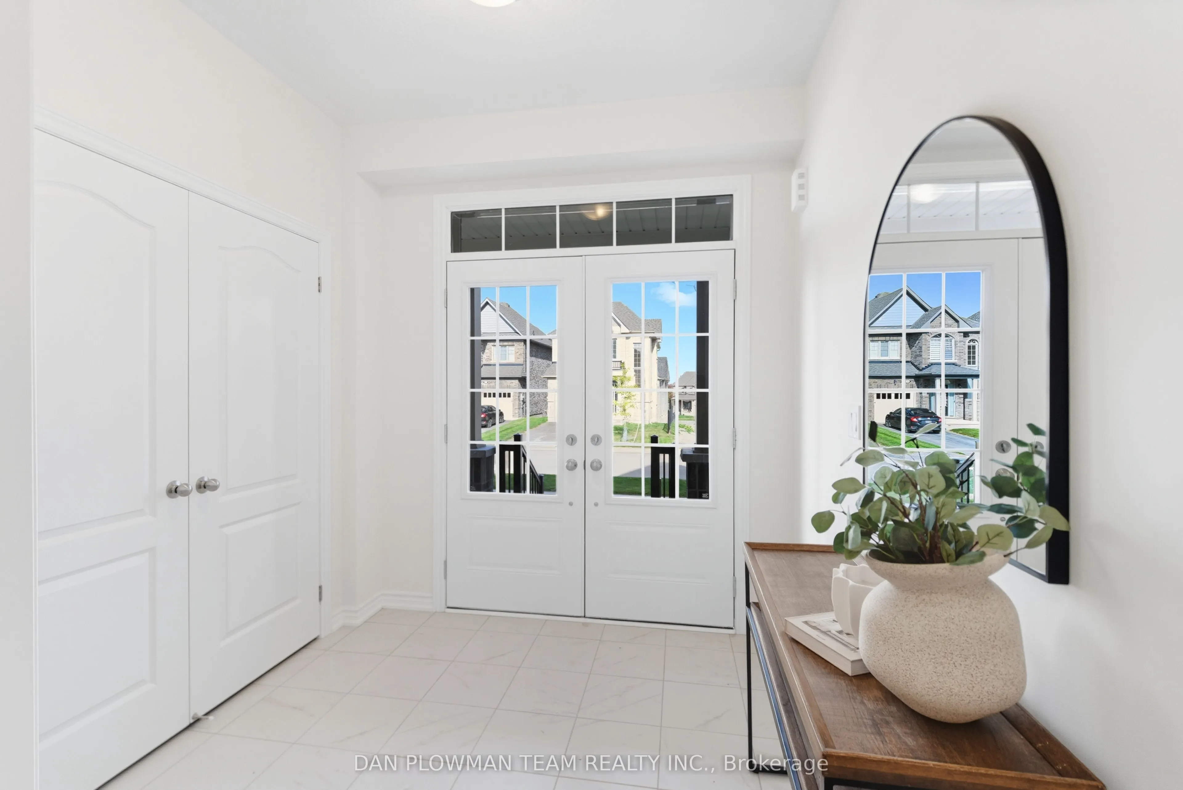 98 North Garden Boulevard