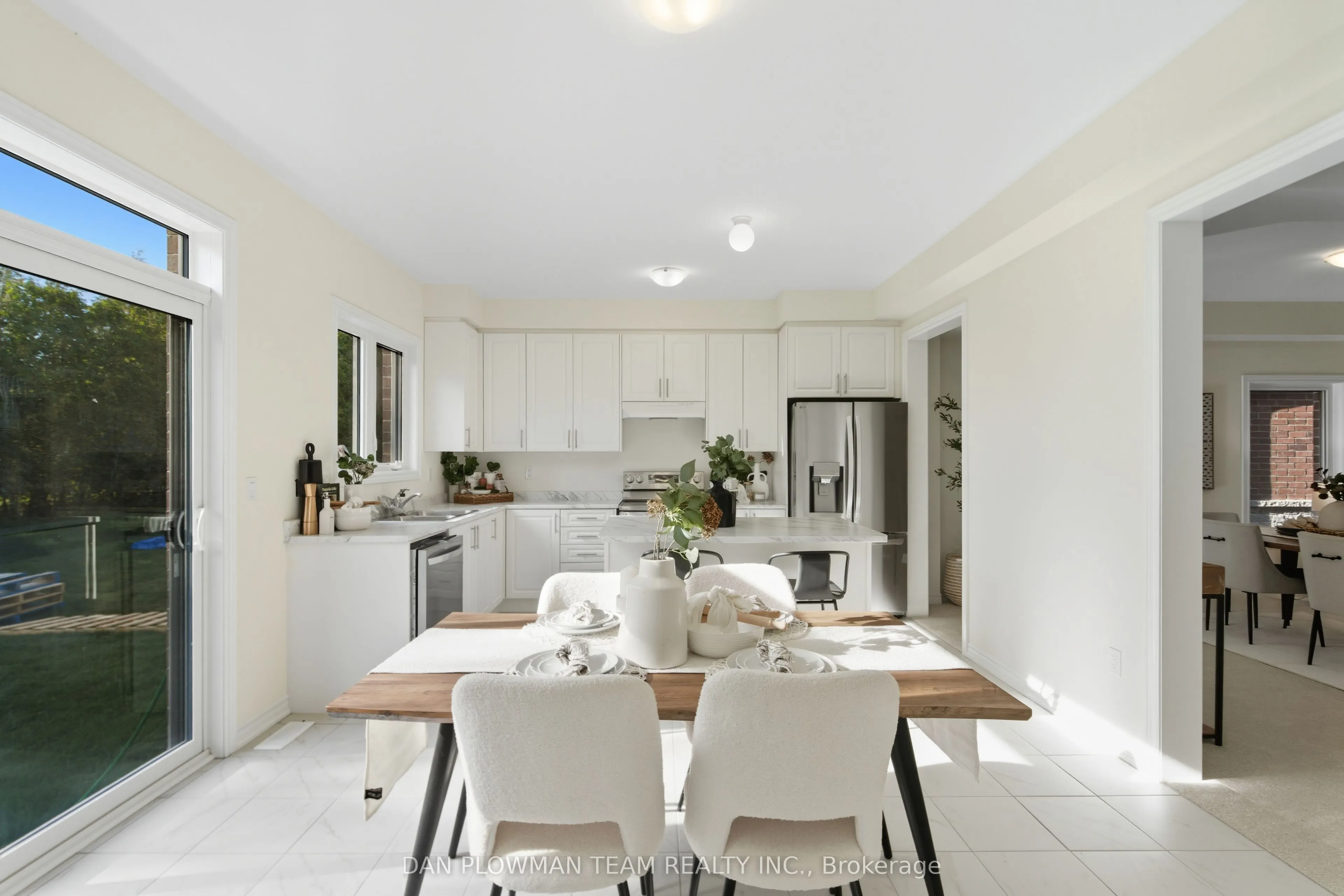 98 North Garden Boulevard