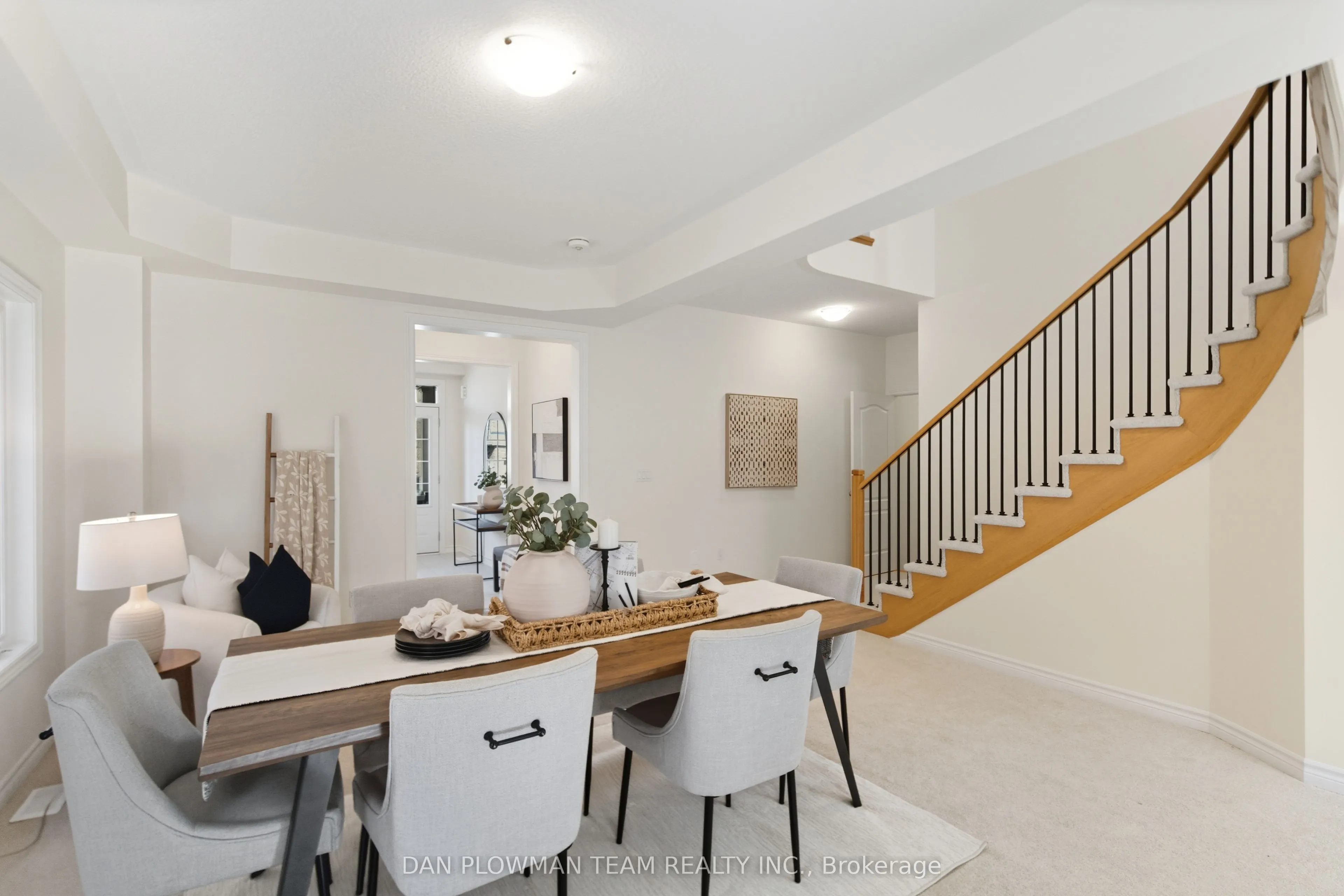 98 North Garden Boulevard