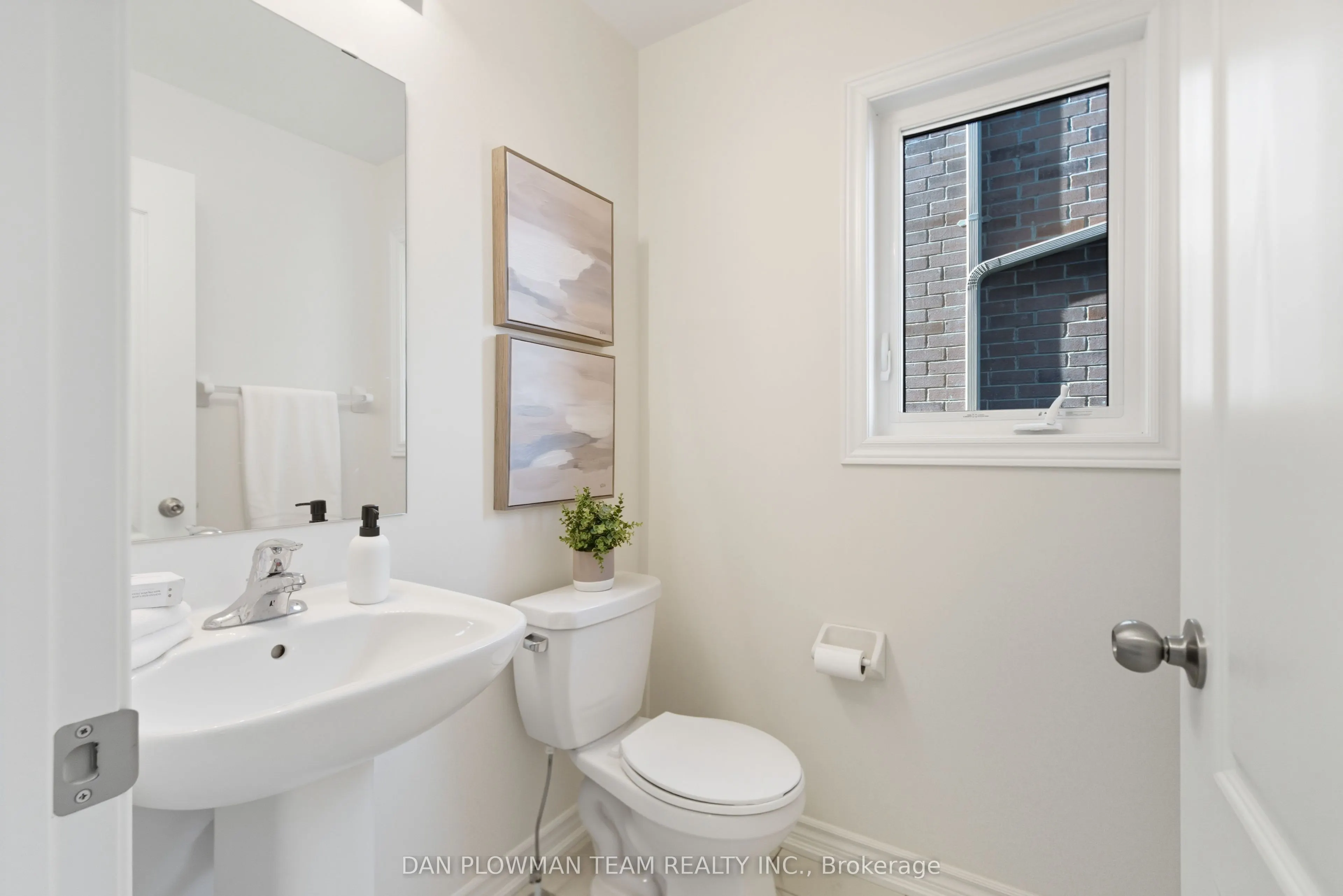 98 North Garden Boulevard