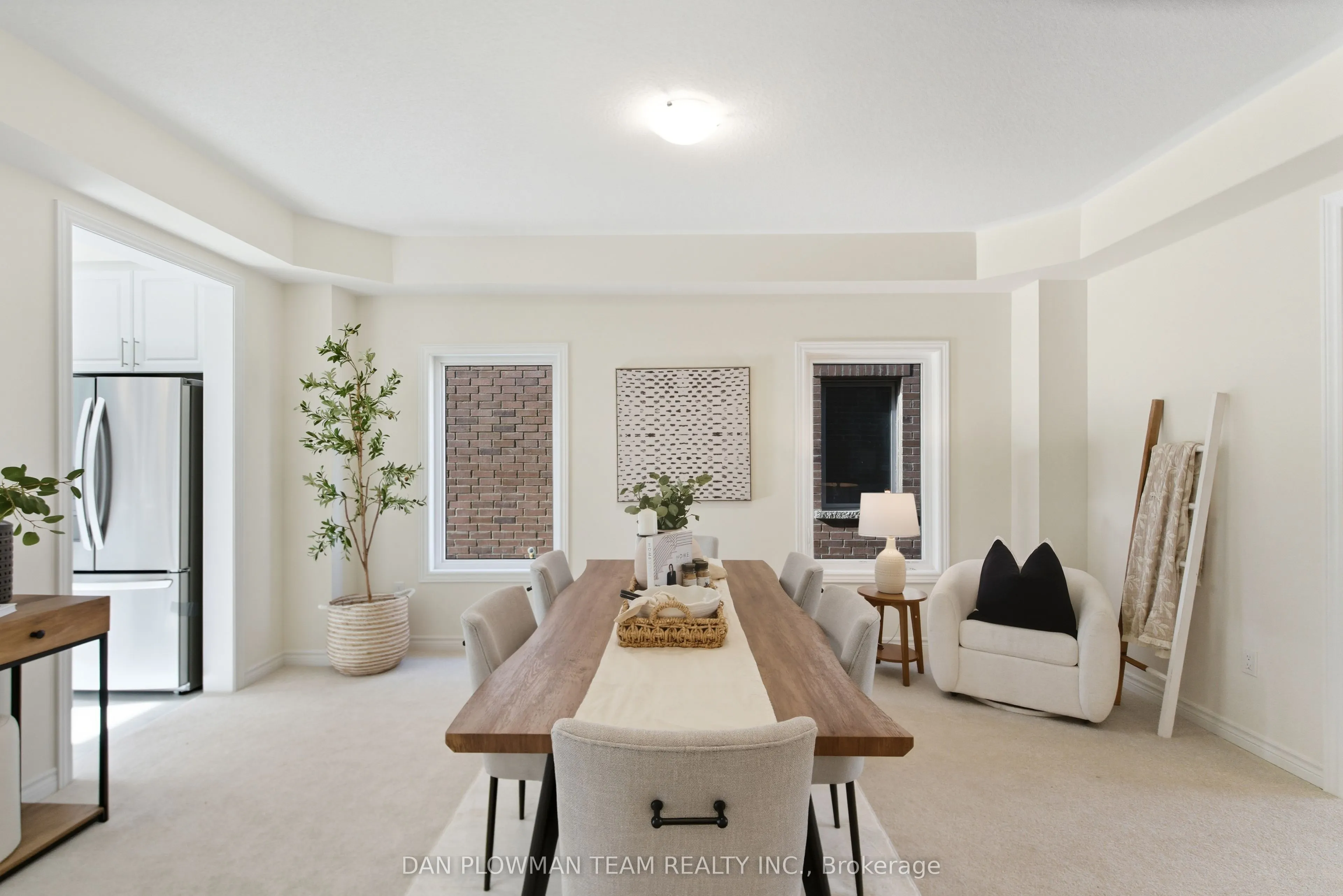 98 North Garden Boulevard