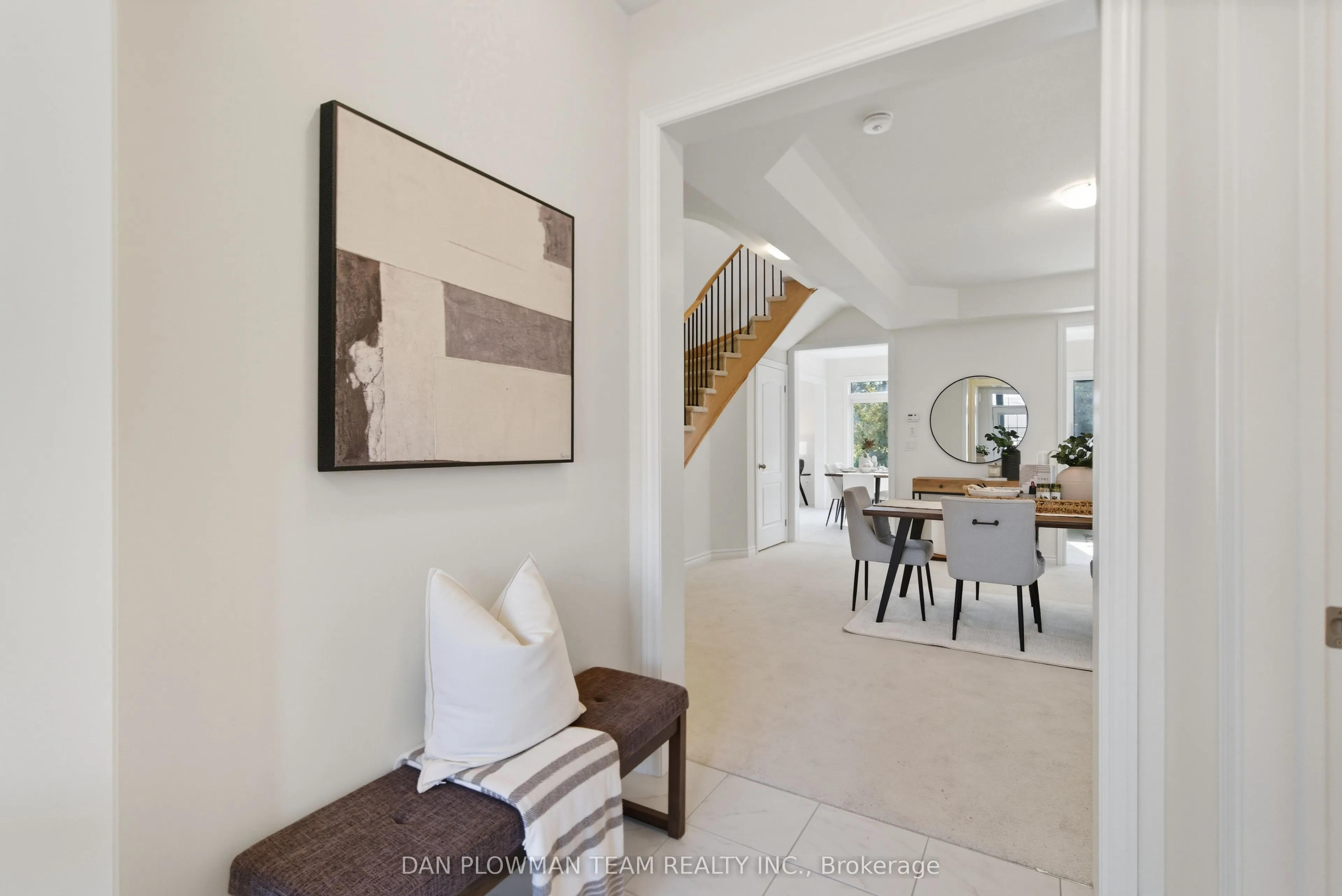 98 North Garden Boulevard