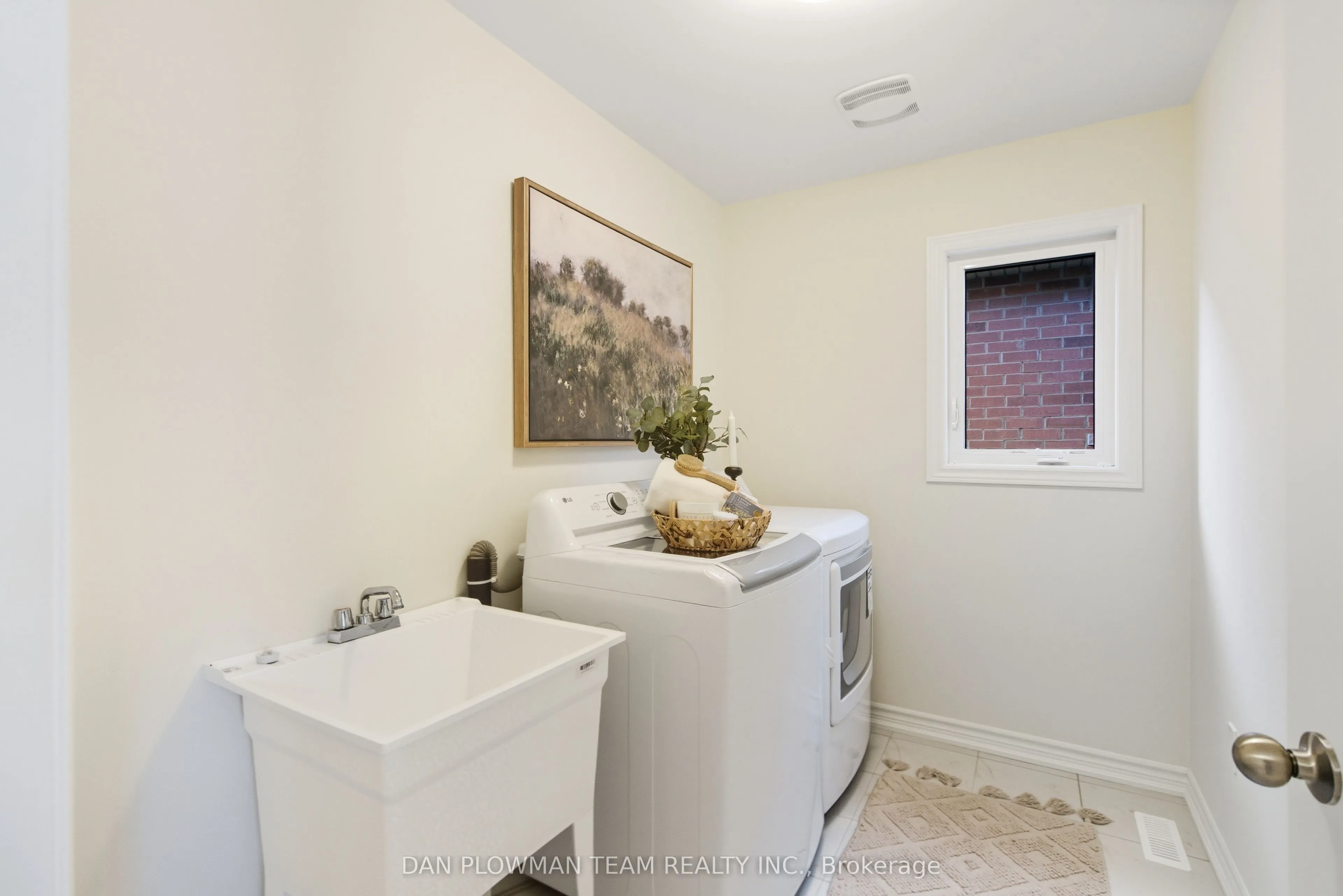 98 North Garden Boulevard