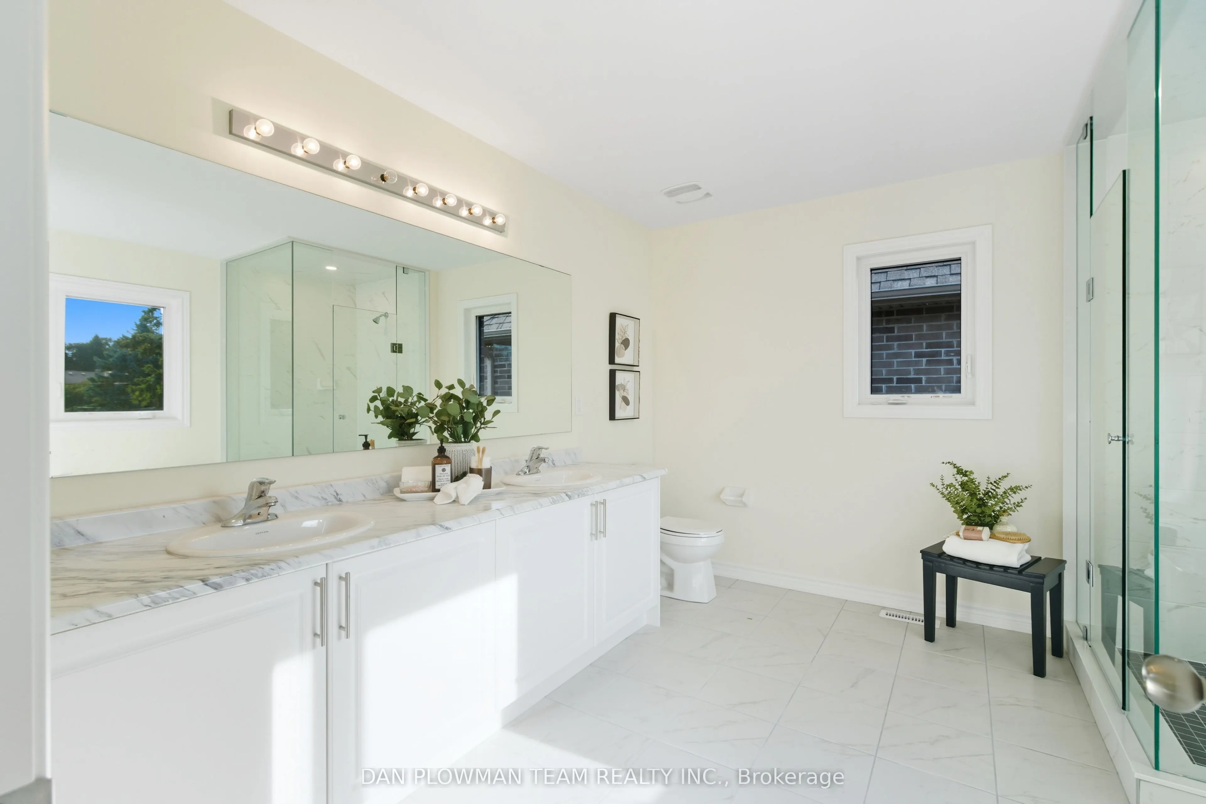 98 North Garden Boulevard