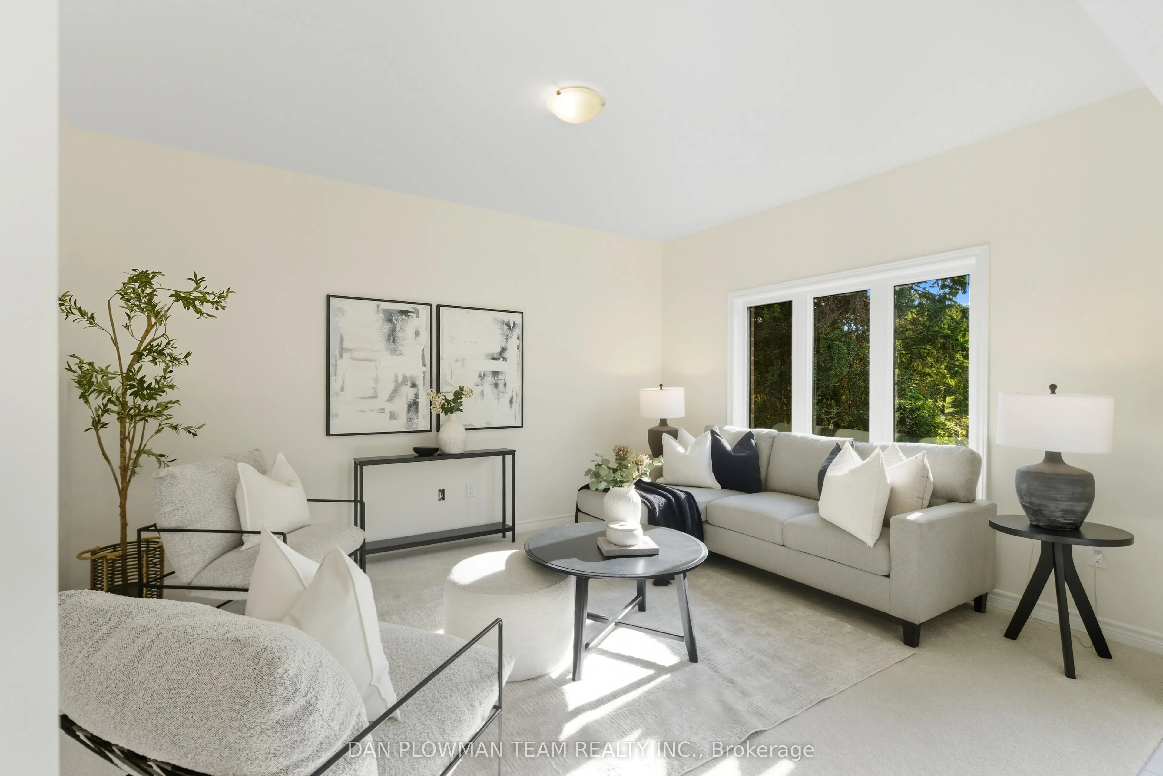 98 North Garden Boulevard