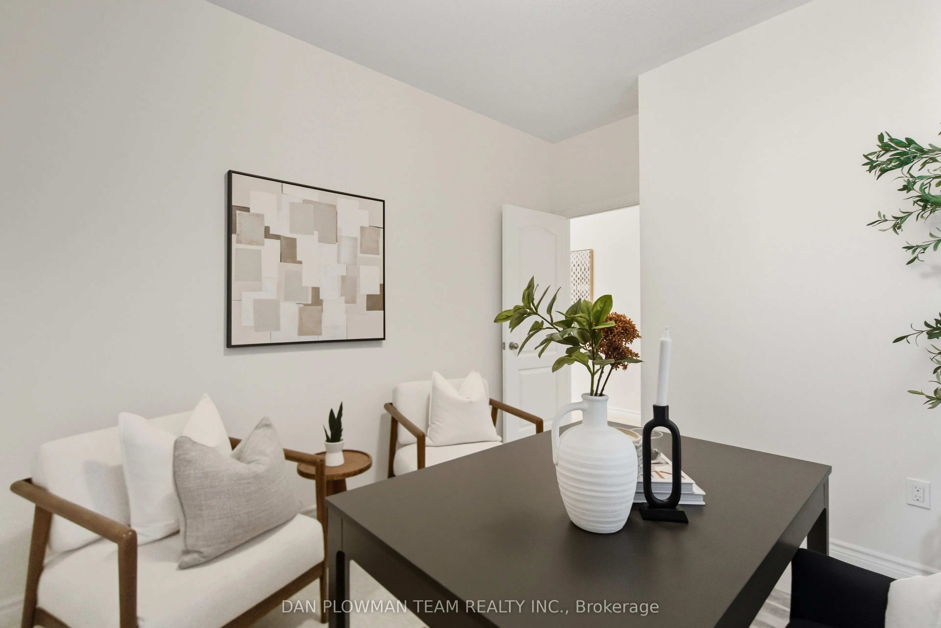 98 North Garden Boulevard