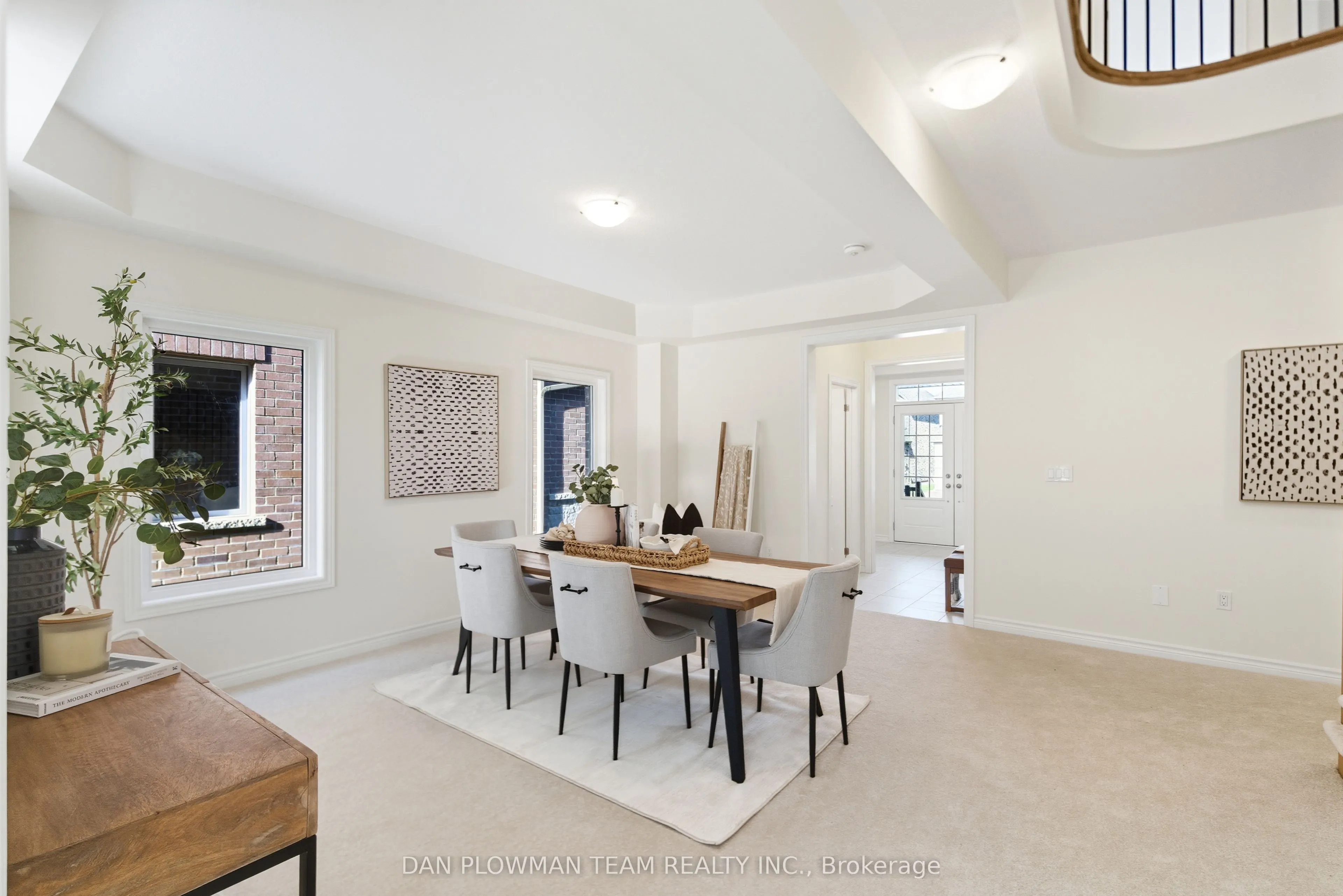 98 North Garden Boulevard