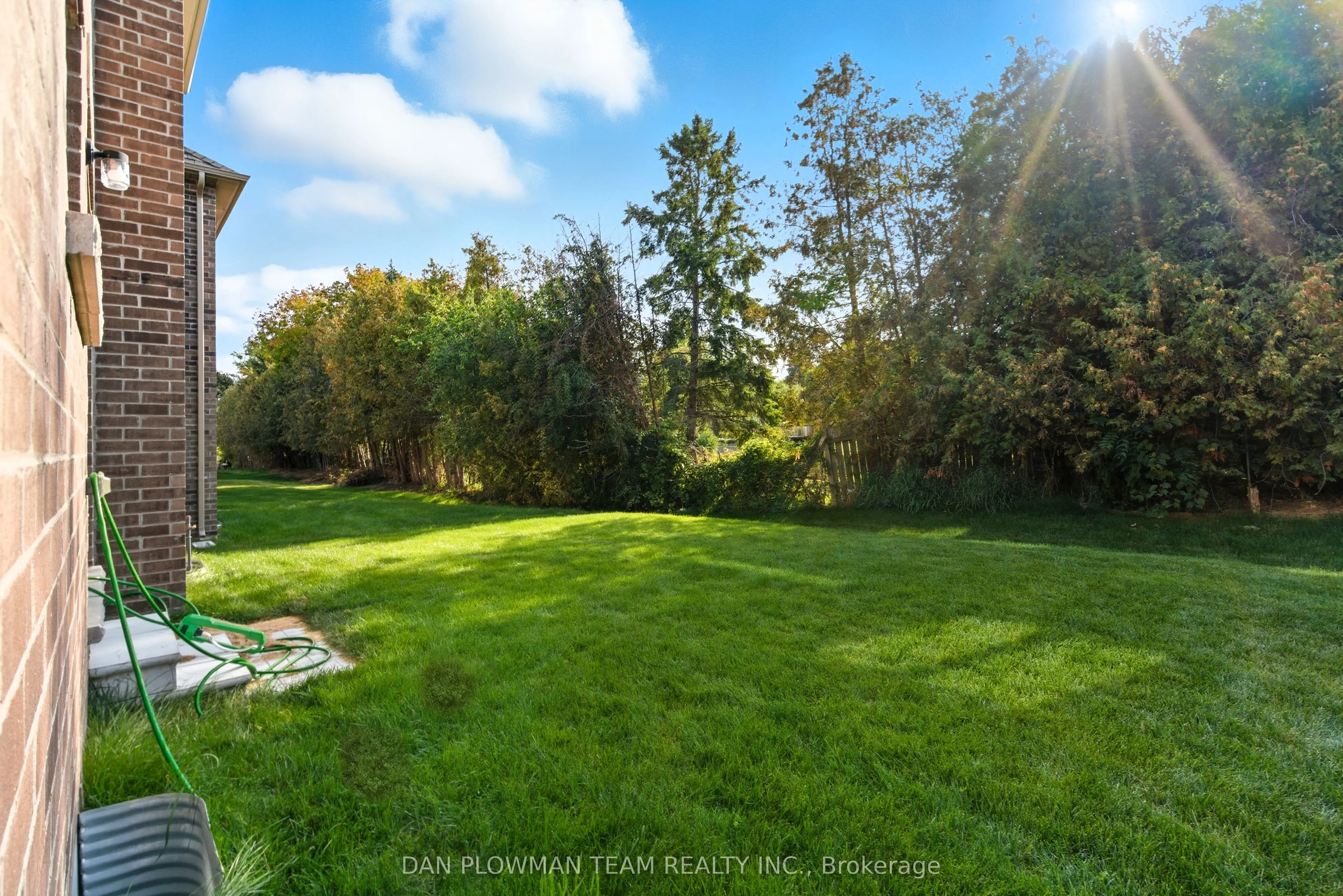 98 North Garden Boulevard