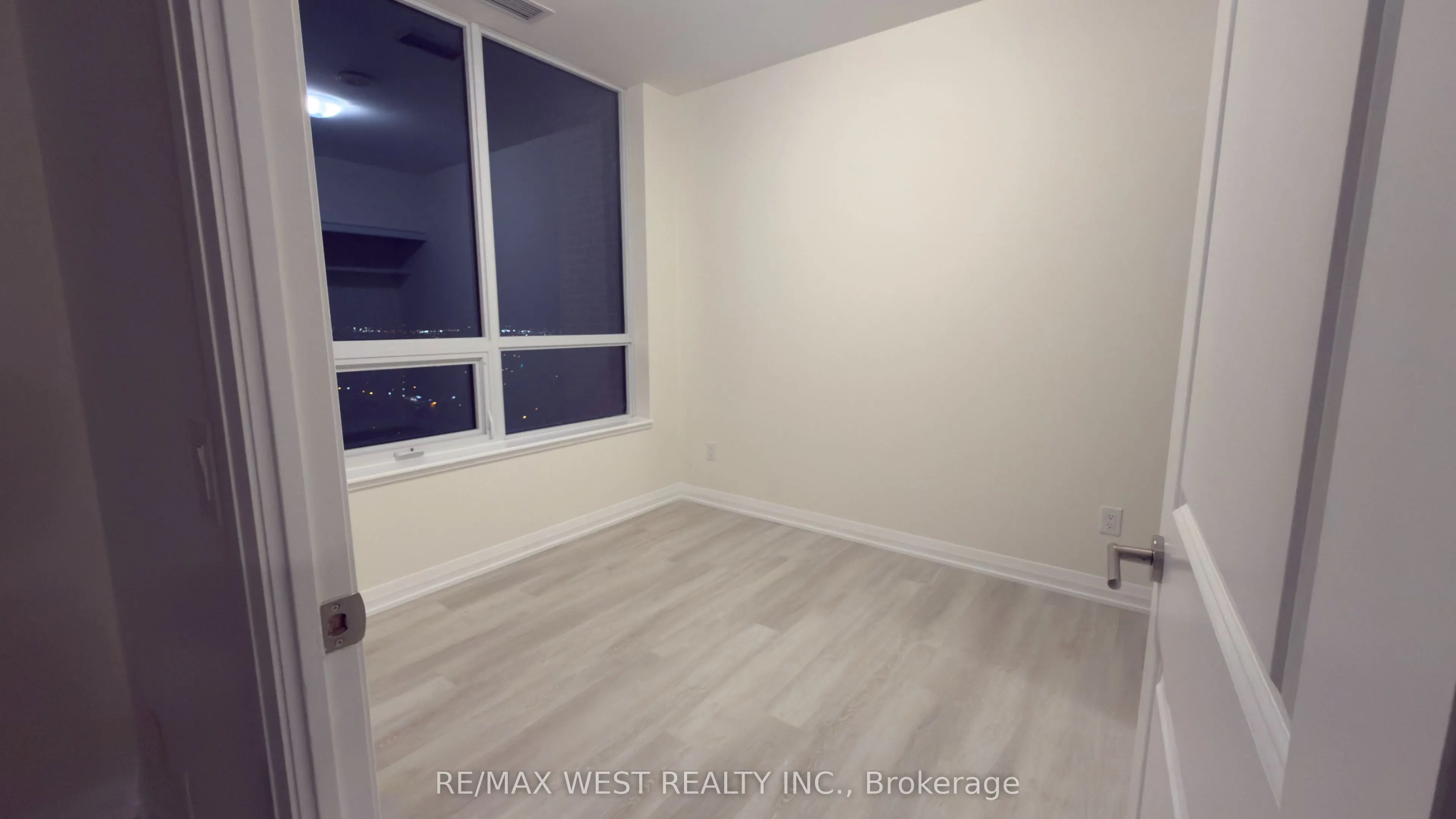3260 Sheppard Avenue E, #2802