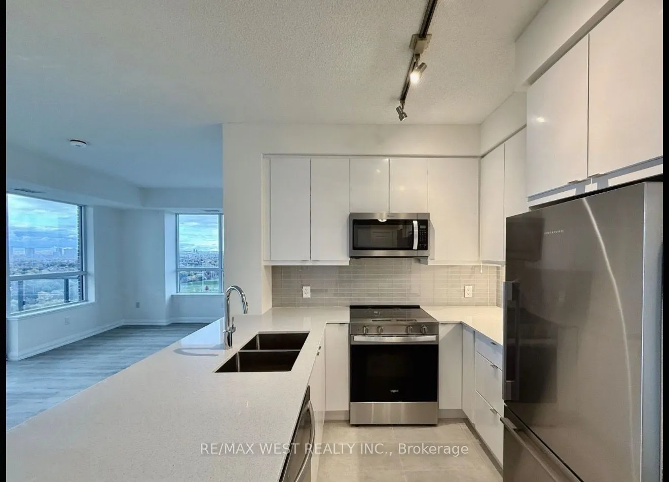 3260 Sheppard Avenue E, #2802