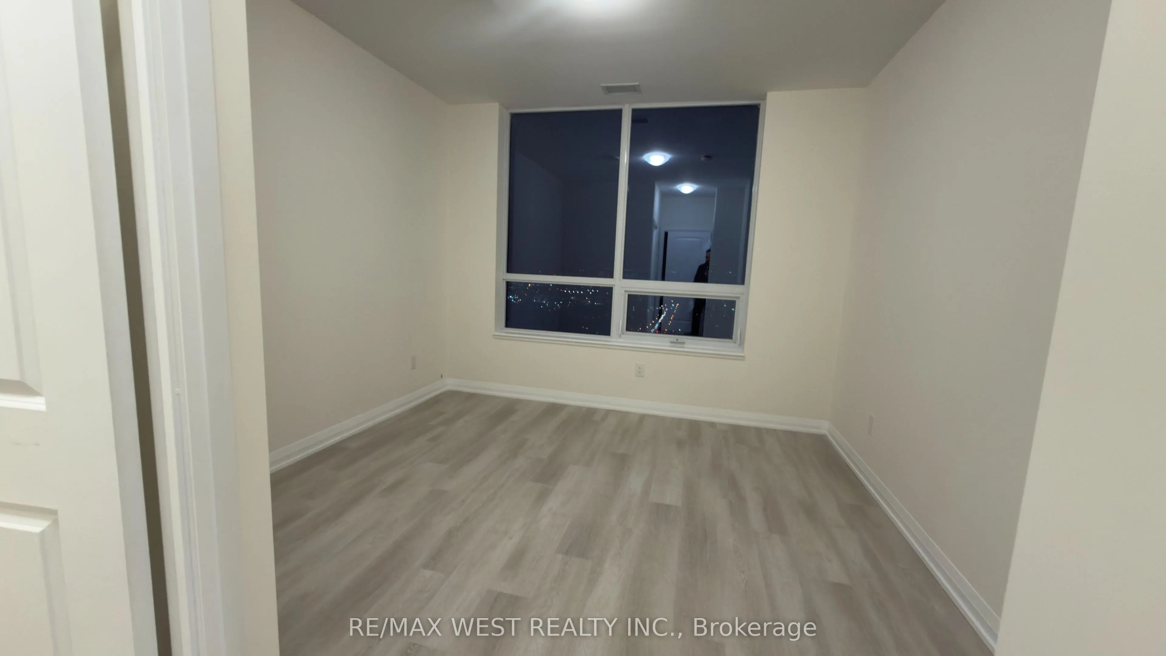 3260 Sheppard Avenue E, #2802