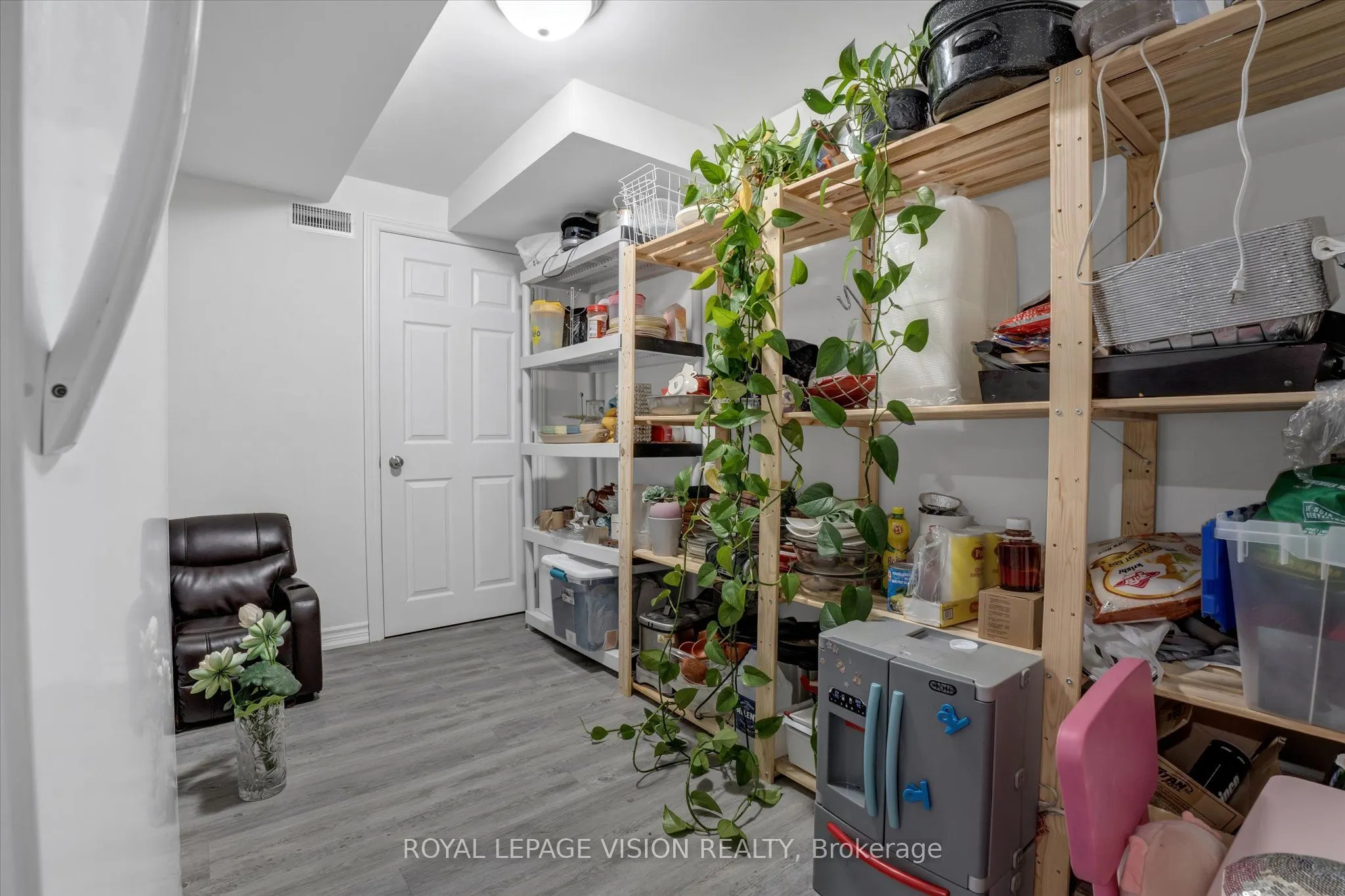 1330 Aldergrove Drive