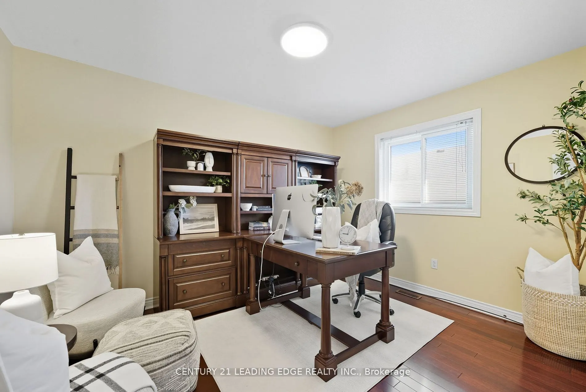 2308 Abbott Crescent