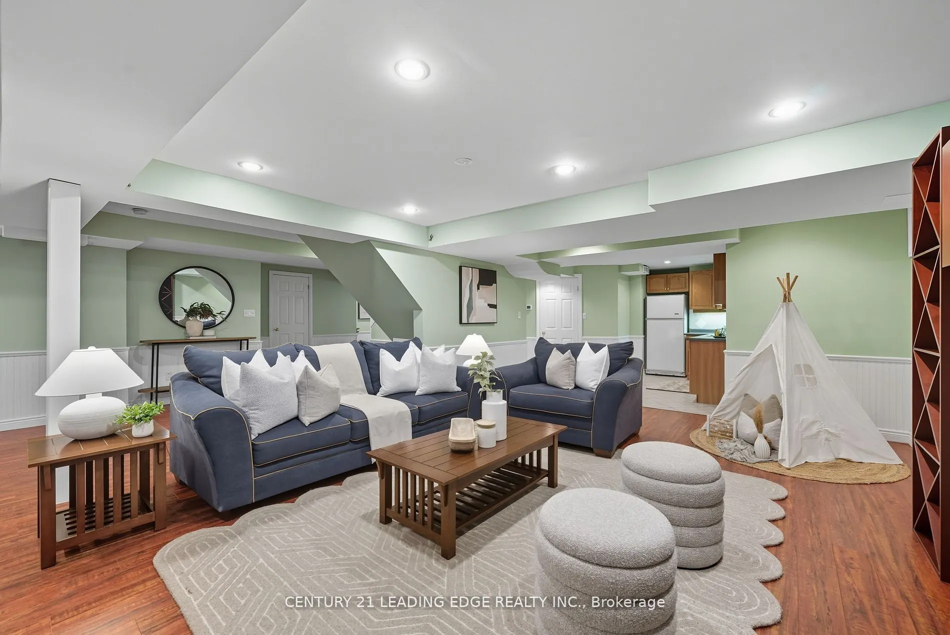 2308 Abbott Crescent