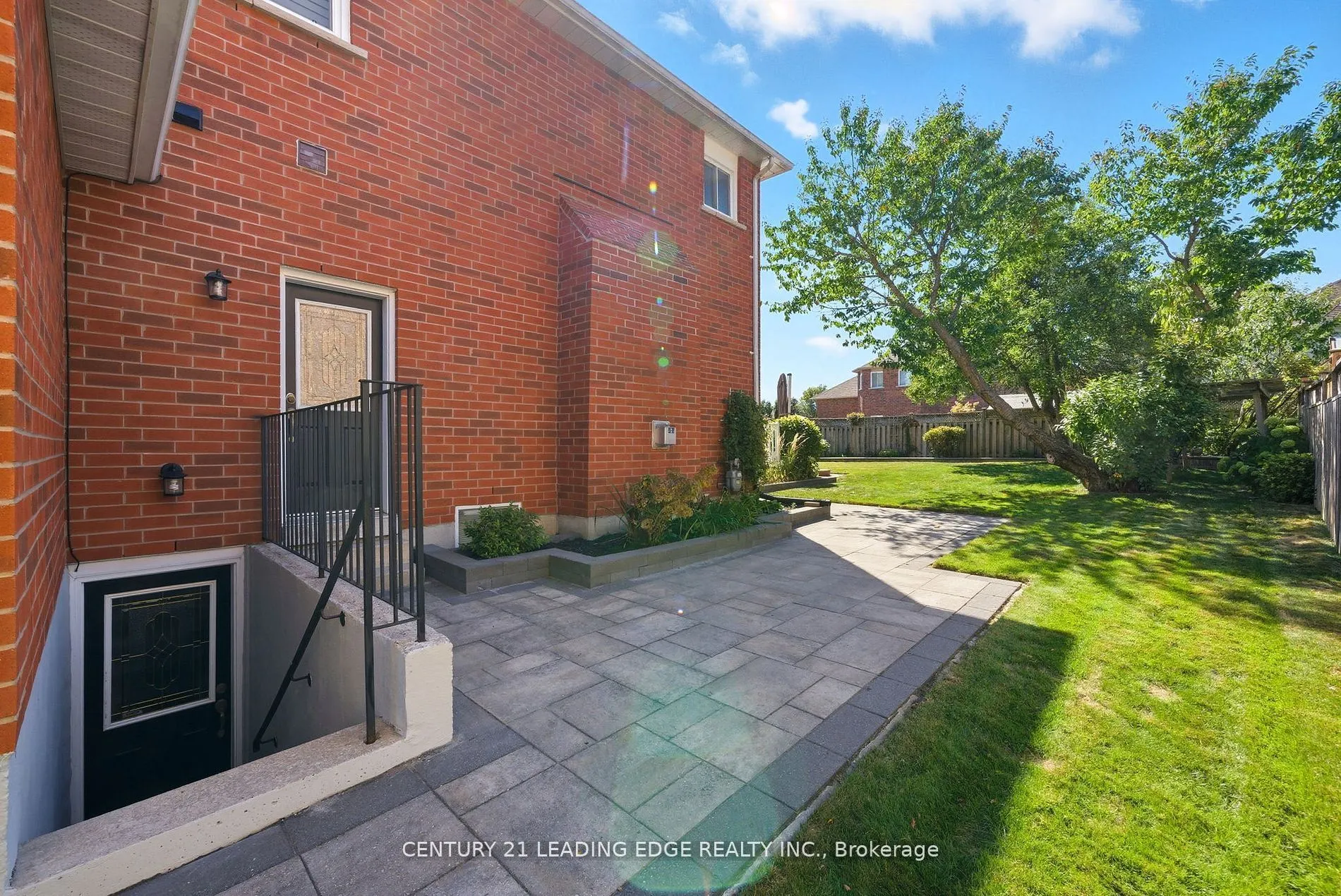 2308 Abbott Crescent