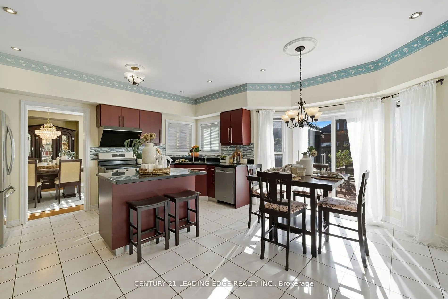 2308 Abbott Crescent