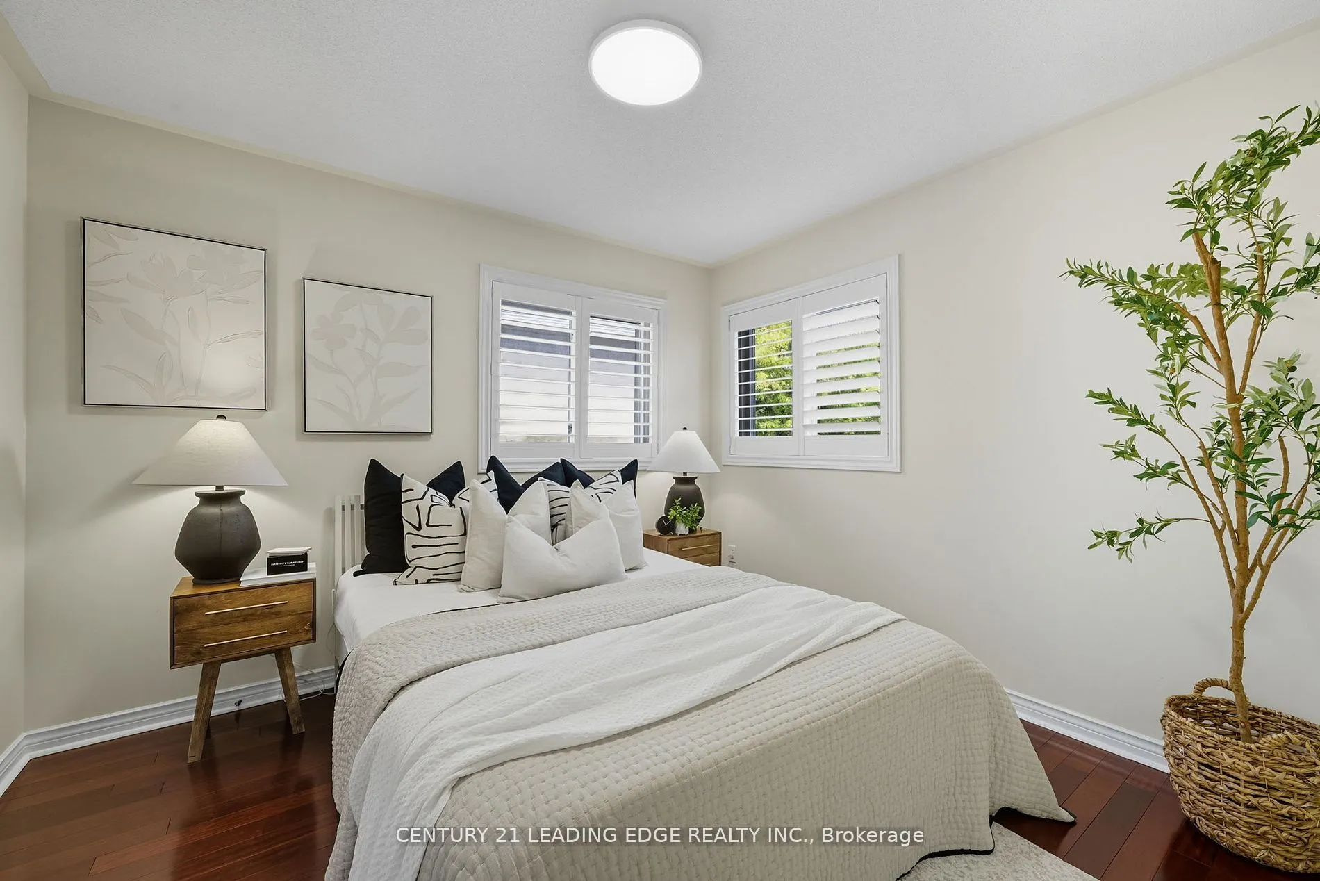 2308 Abbott Crescent