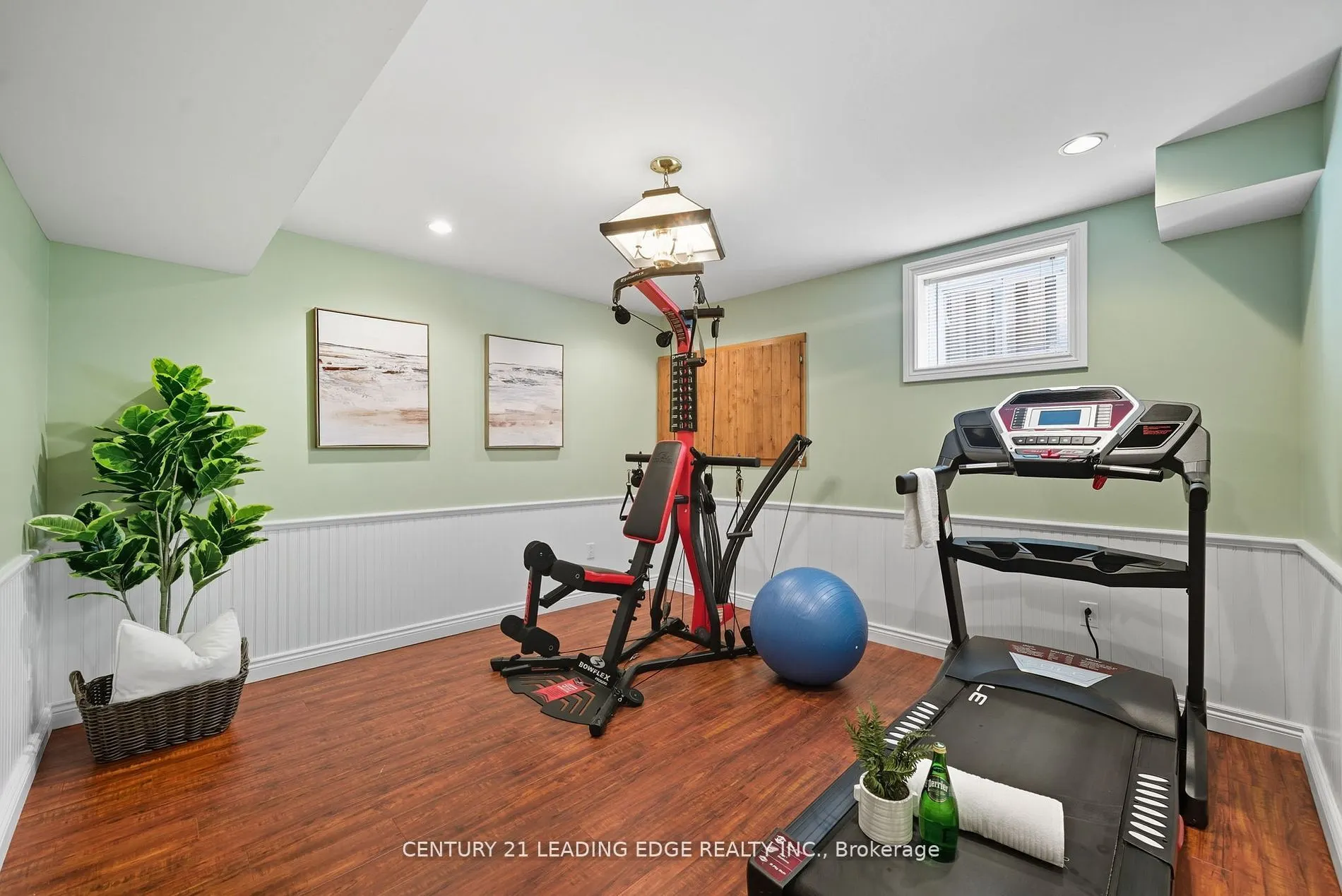 2308 Abbott Crescent