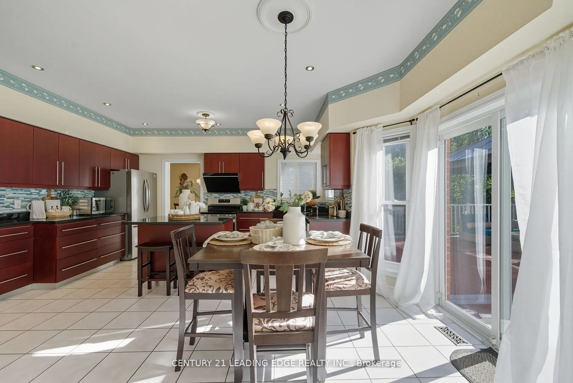 2308 Abbott Crescent