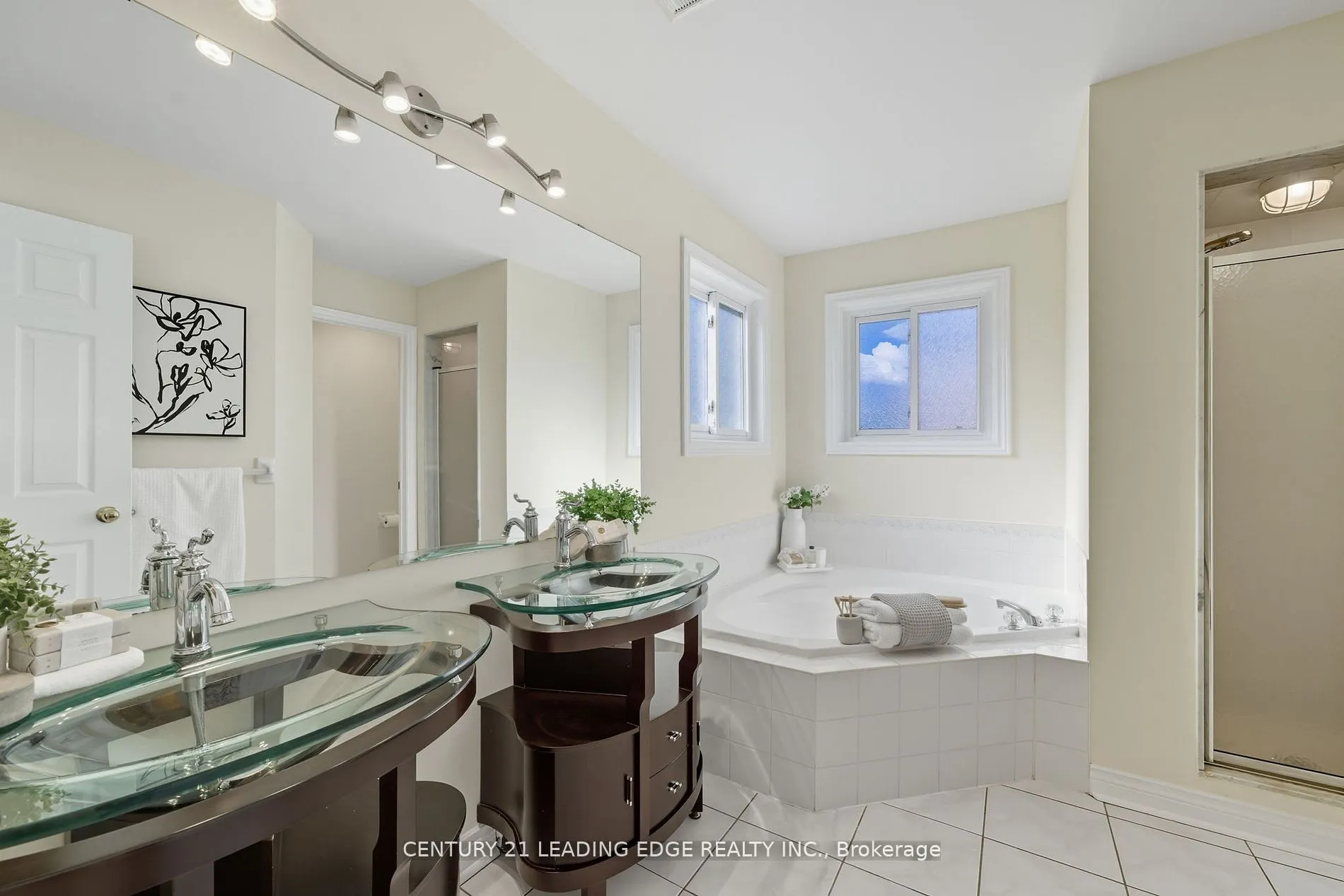 2308 Abbott Crescent